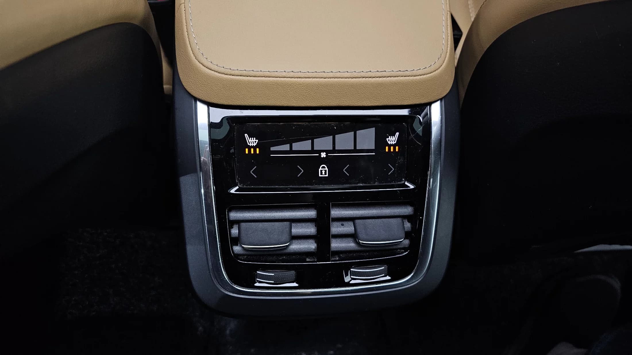 Volvo XC90 B6 Inscription, 2022 г. 72933 км. — фото 18