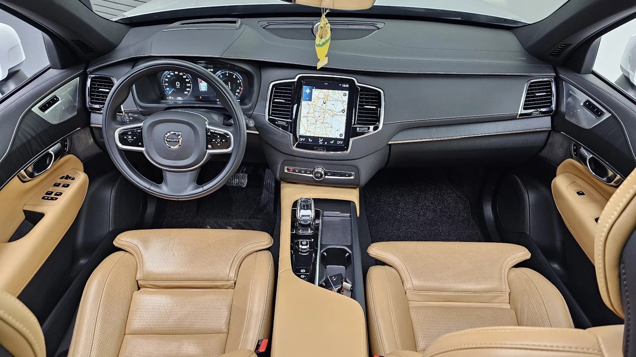 Volvo XC90 B6 Inscription, 2022 г. 72933 км. — фото 7
