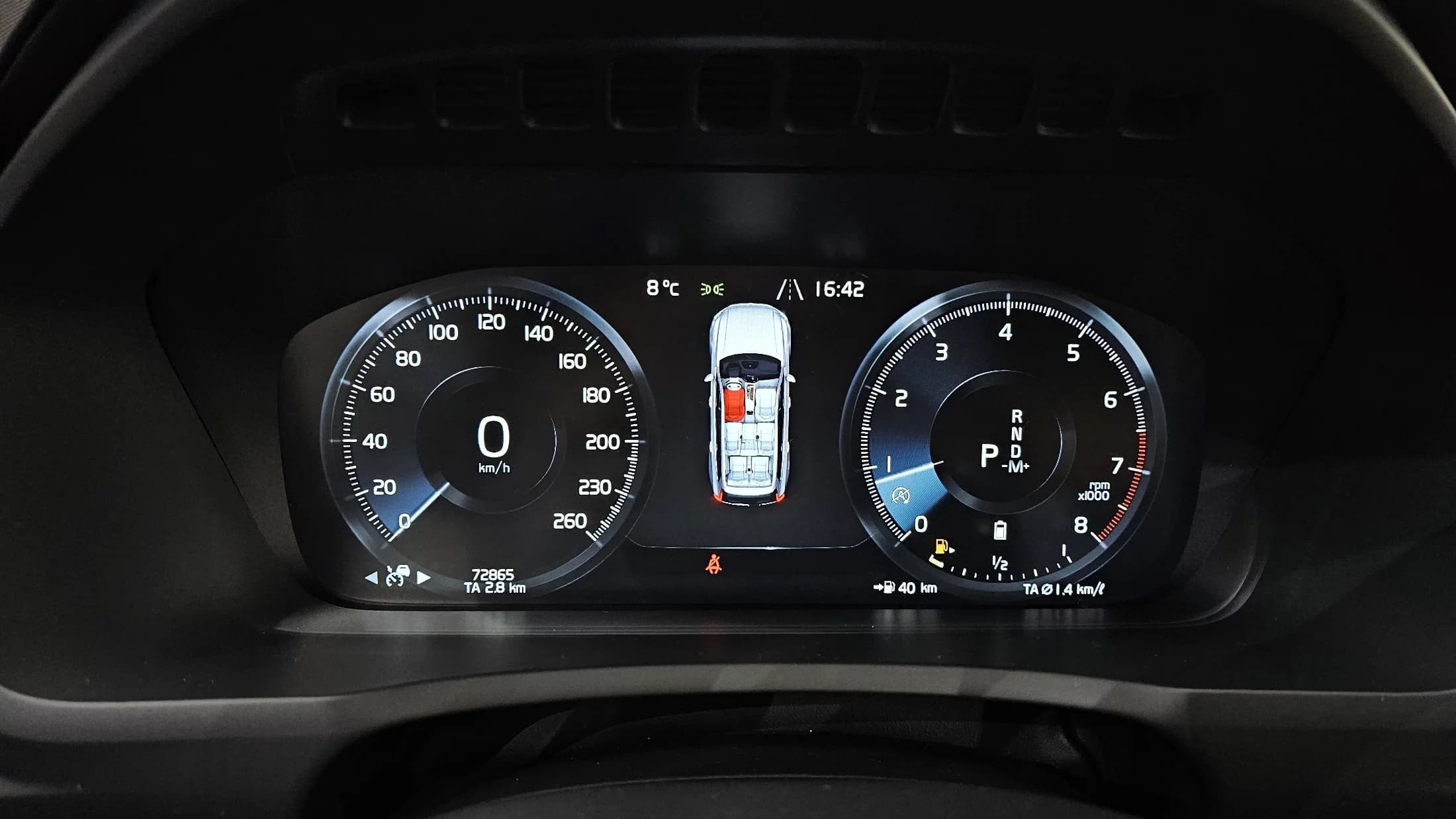 Volvo XC90 B6 Inscription, 2022 г. 72933 км. — фото 8