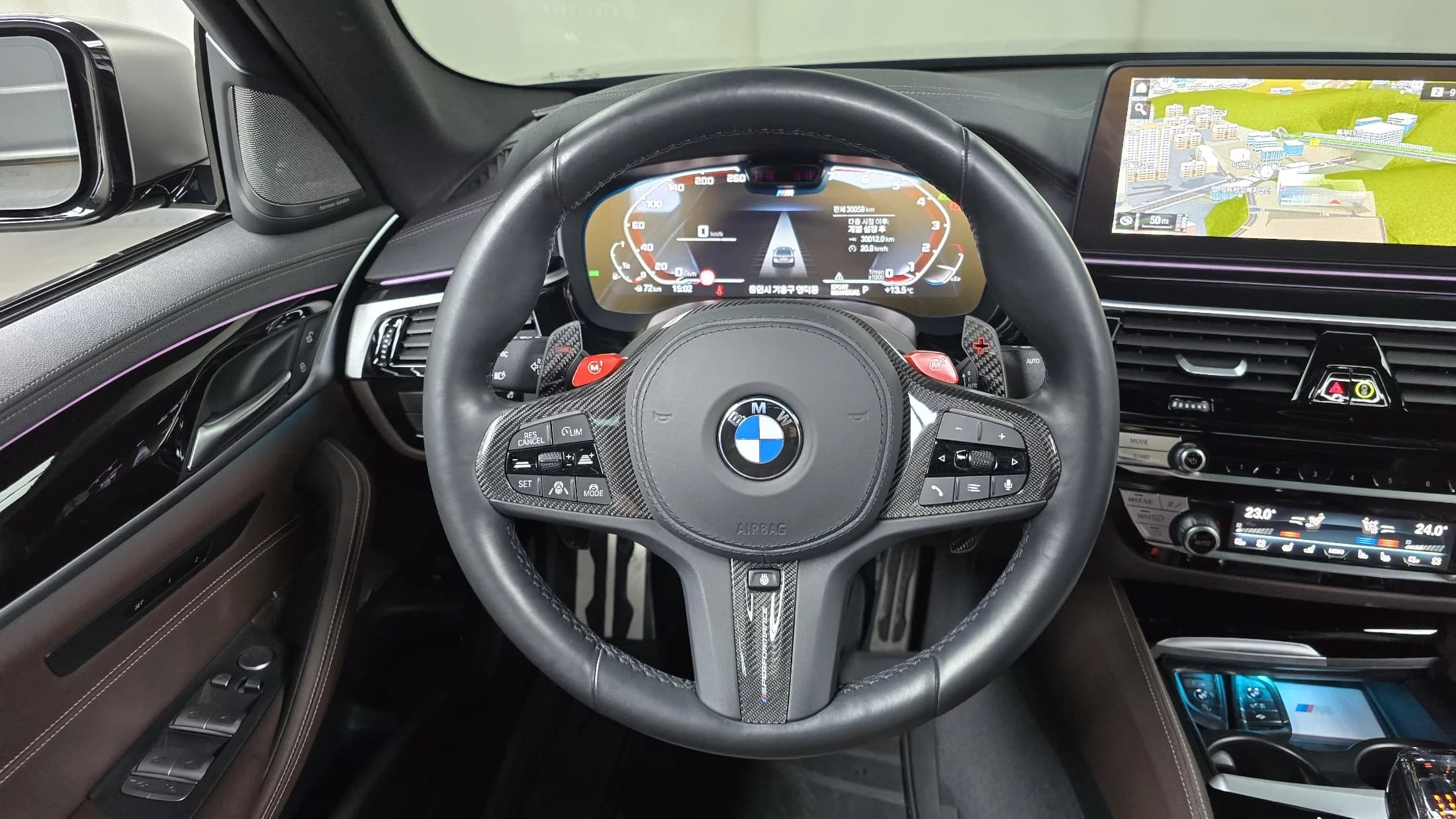 BMW 5-Series 530i M Sport Package, 2023 г. 30058 км. — фото 11