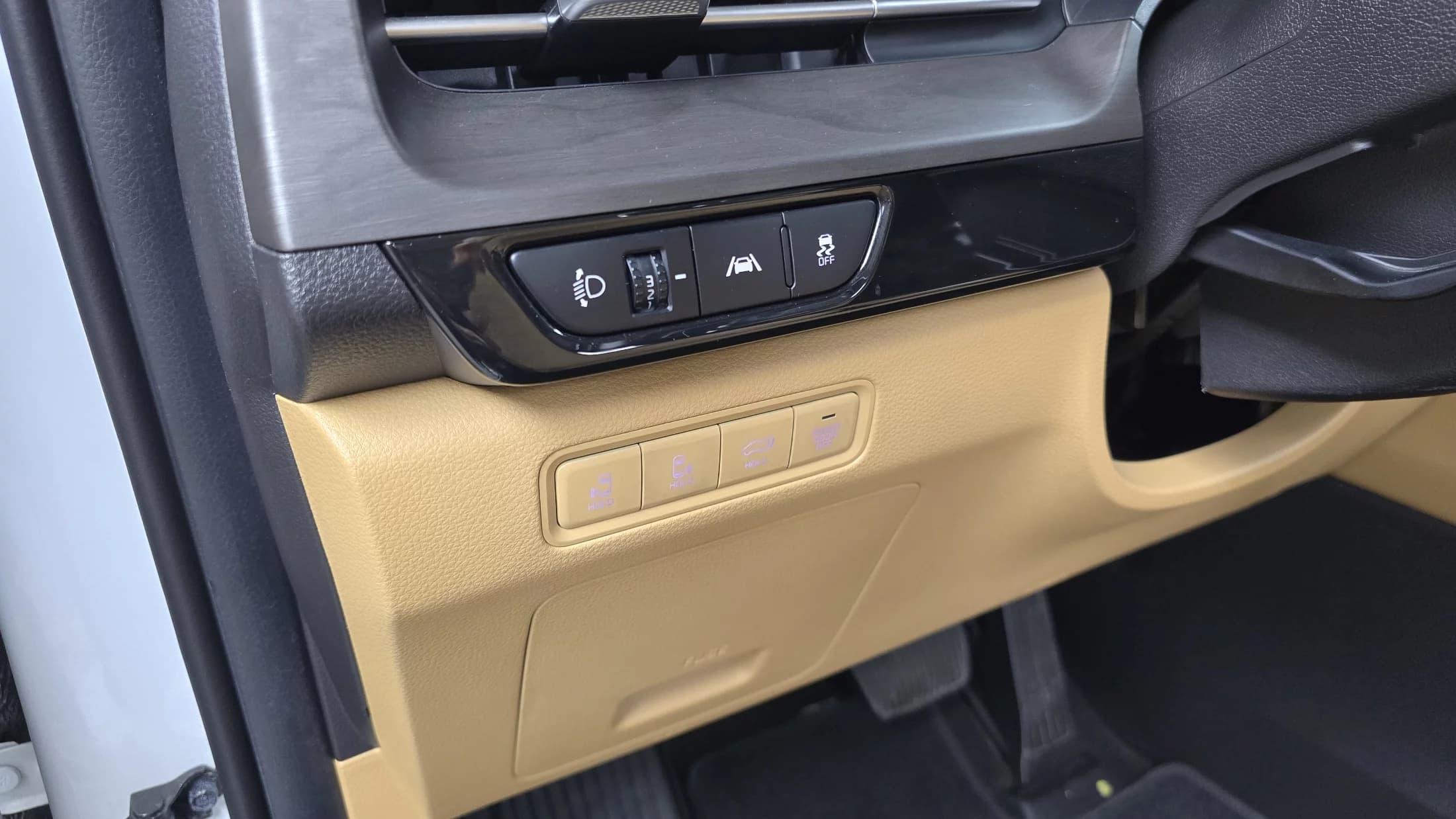 Kia Carnival Gasoline 11-Seater Signature, 2022 г. 104152 км. — фото 17