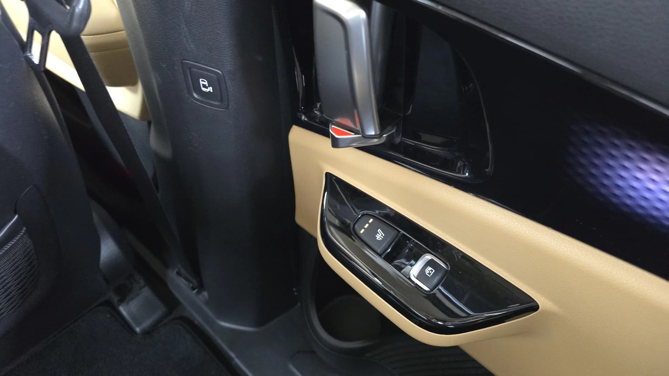 Kia Carnival Gasoline 11-Seater Signature, 2022 г. 104152 км. — фото 18