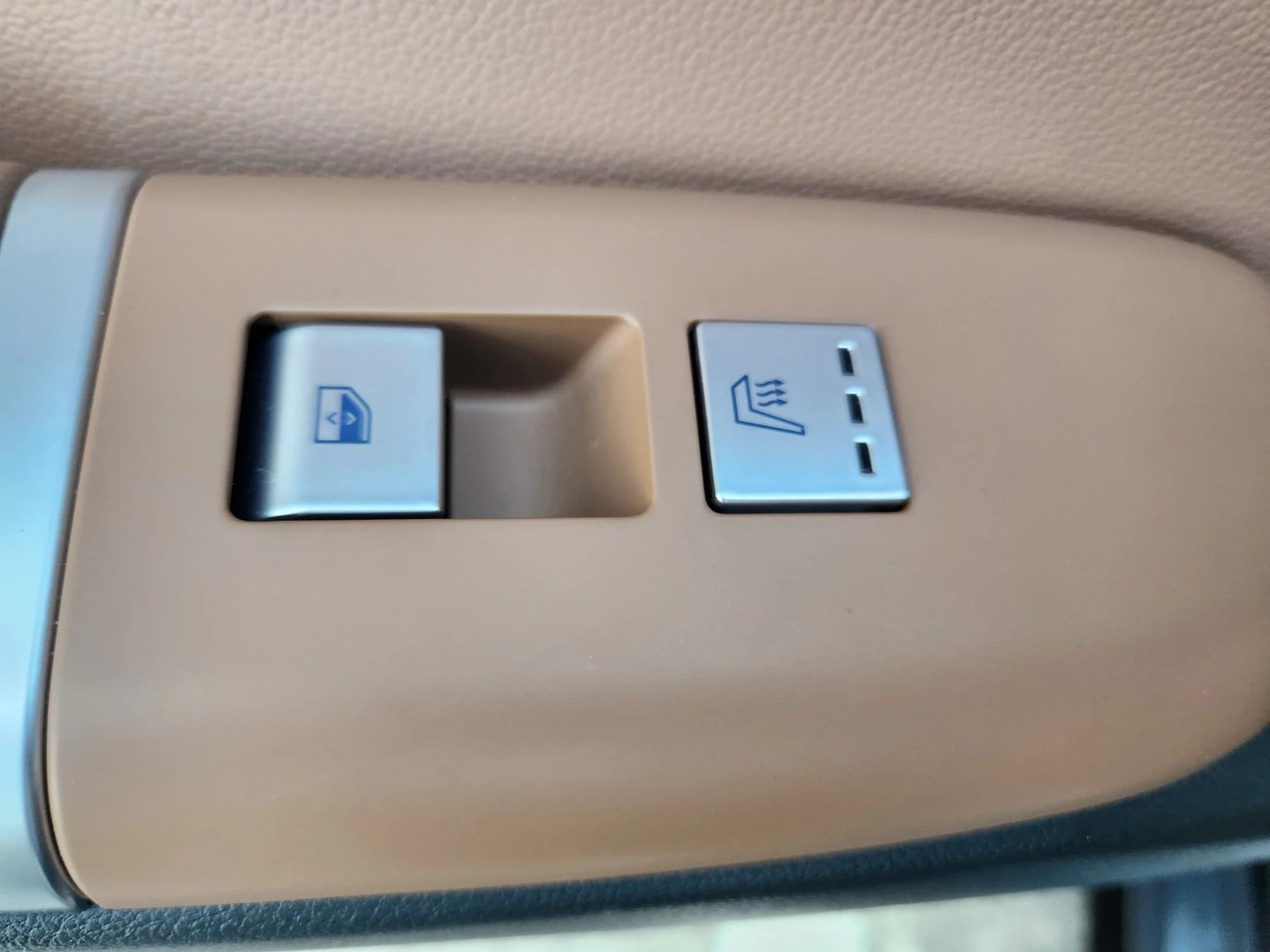 Hyundai Grandeur Premium, гибрид, 2023 г. 19053 км. — фото 13