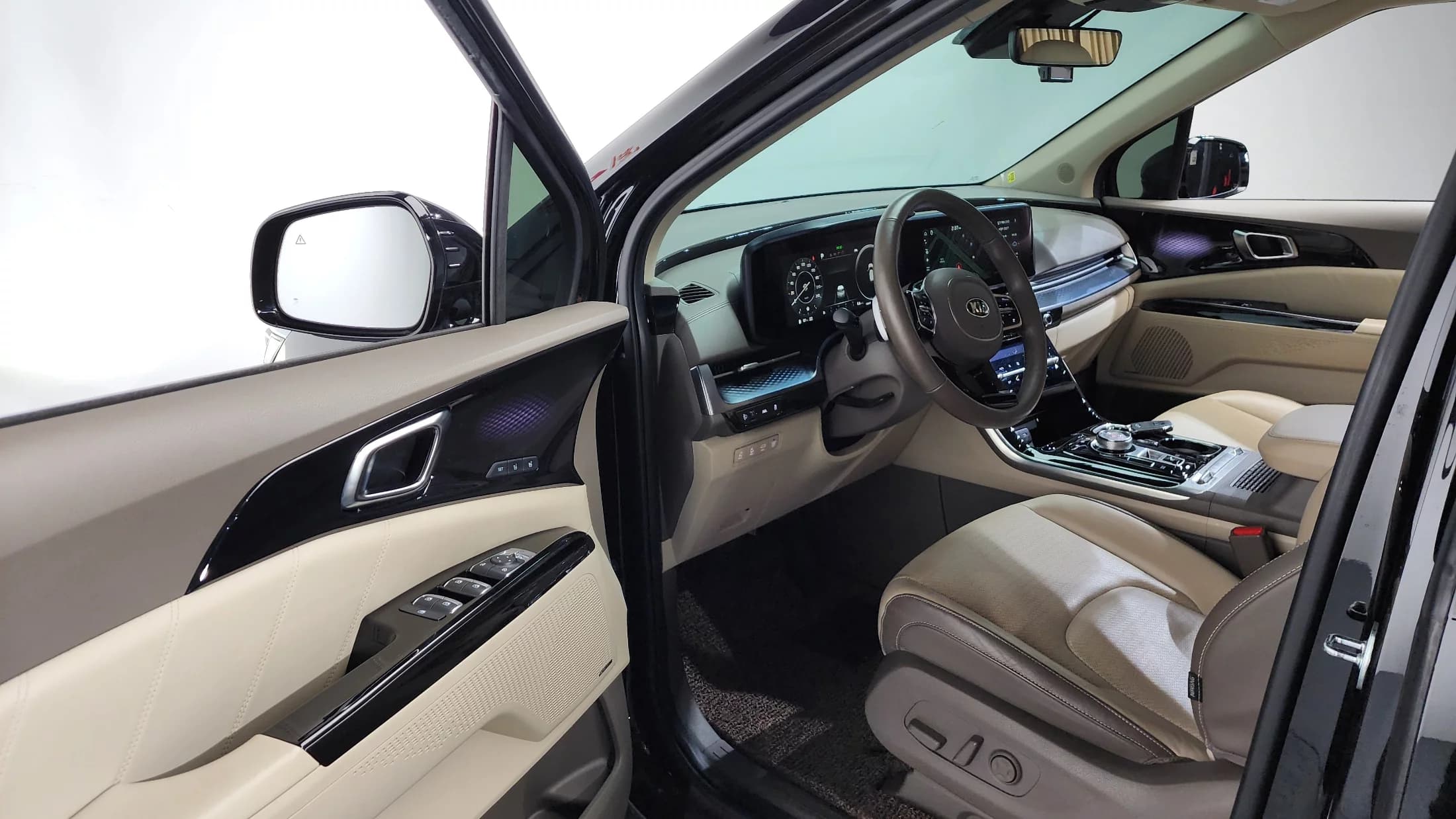 Kia Carnival Gasoline 9-Seater Hi-Limousine Signature, 2021 г. 97335 км. — фото 10