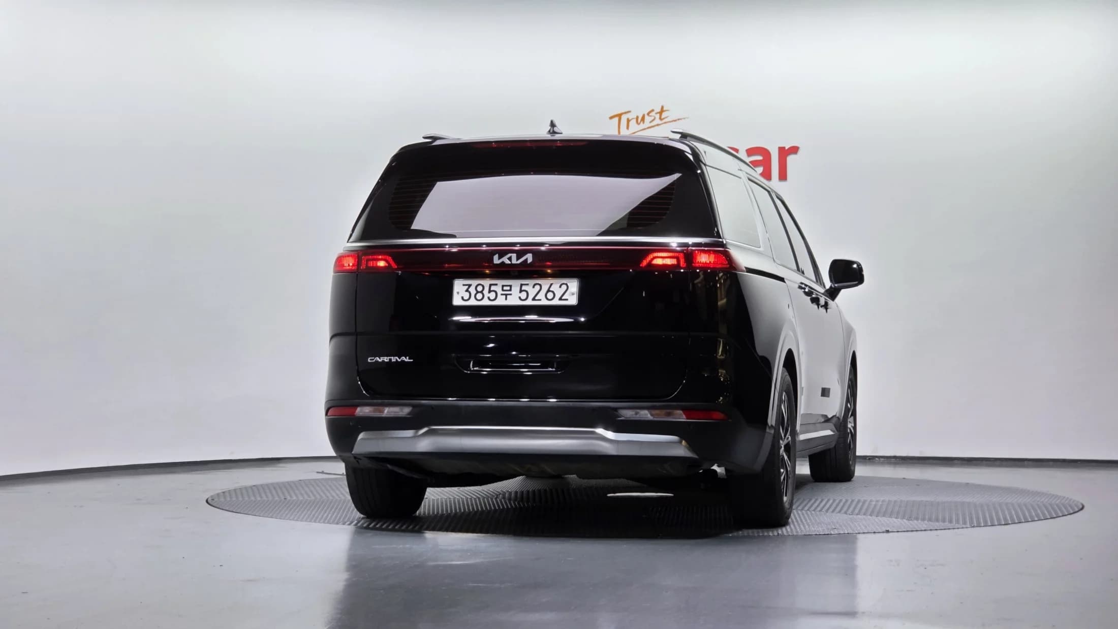 Kia Carnival 9-Seater Noblesse, 2023 г. 71542 км. — фото 4