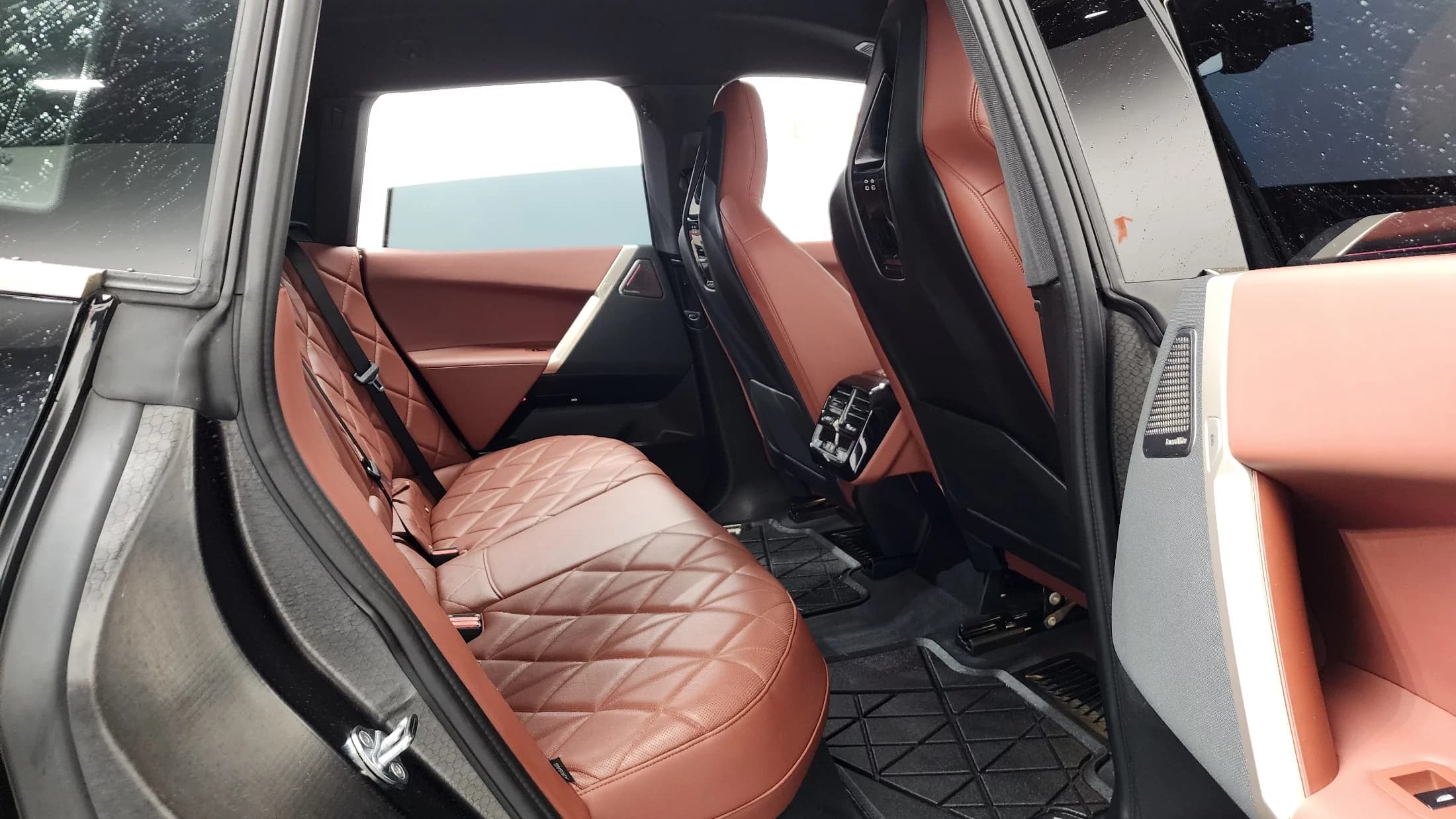 BMW iX xDrive40 First Edition, электромобиль, 2021 г. 58644 км. — фото 12