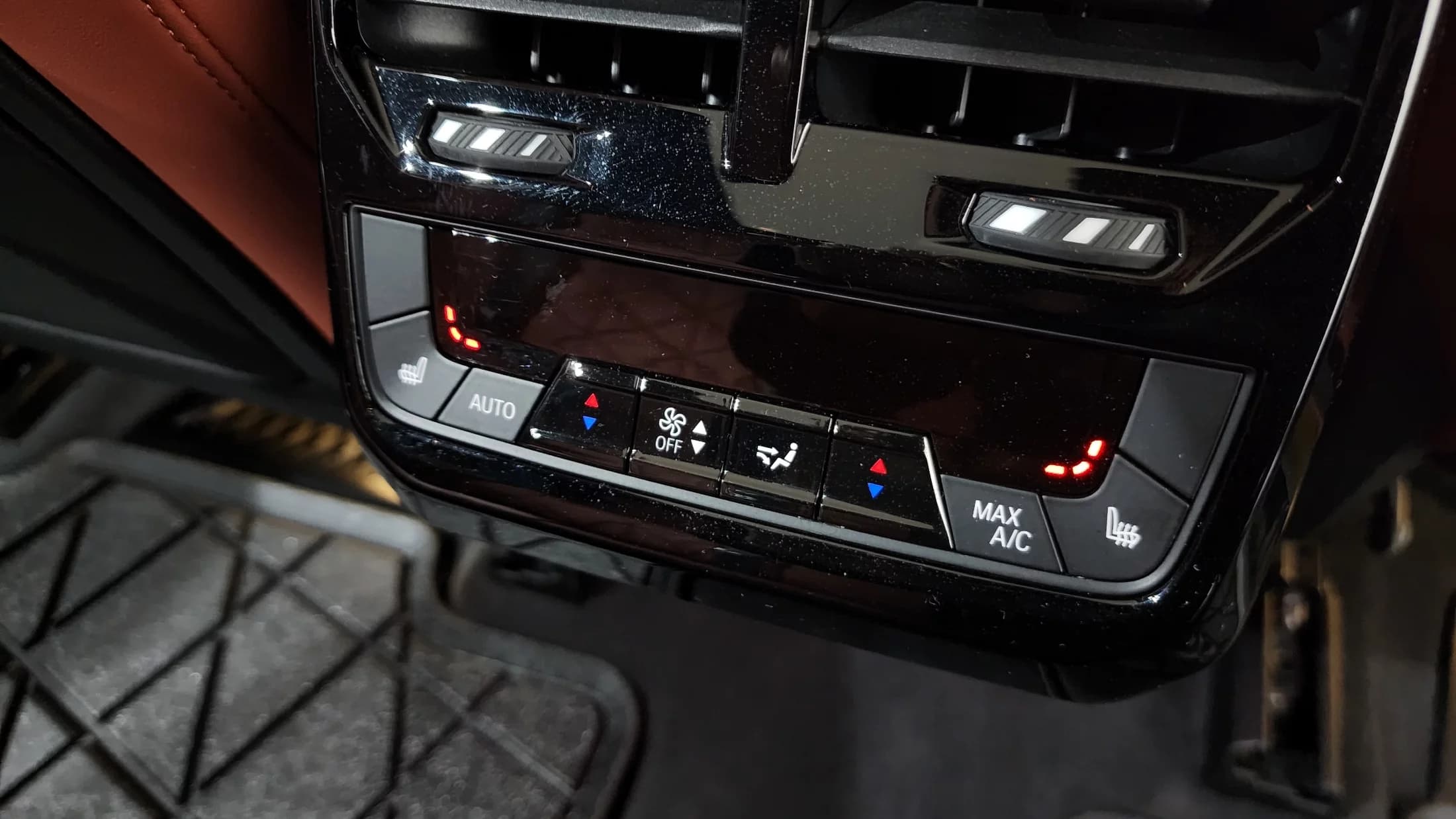 BMW iX xDrive40 First Edition, электромобиль, 2021 г. 58644 км. — фото 19