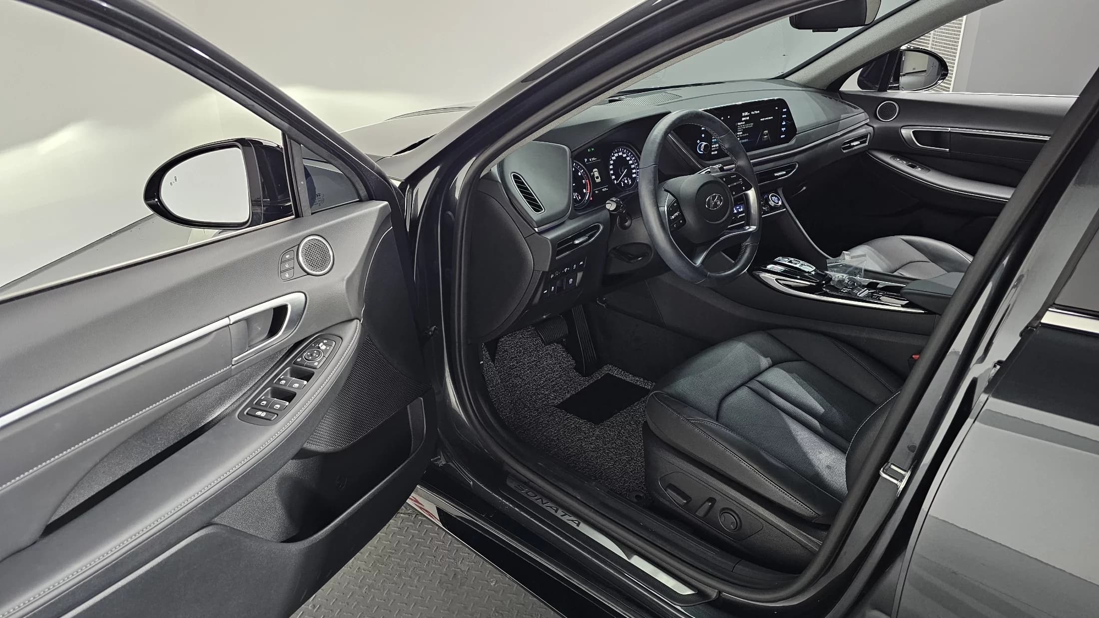 Hyundai Sonata 1.6 Turbo Premium Plus, 2022 г. 9603 км. — фото 10