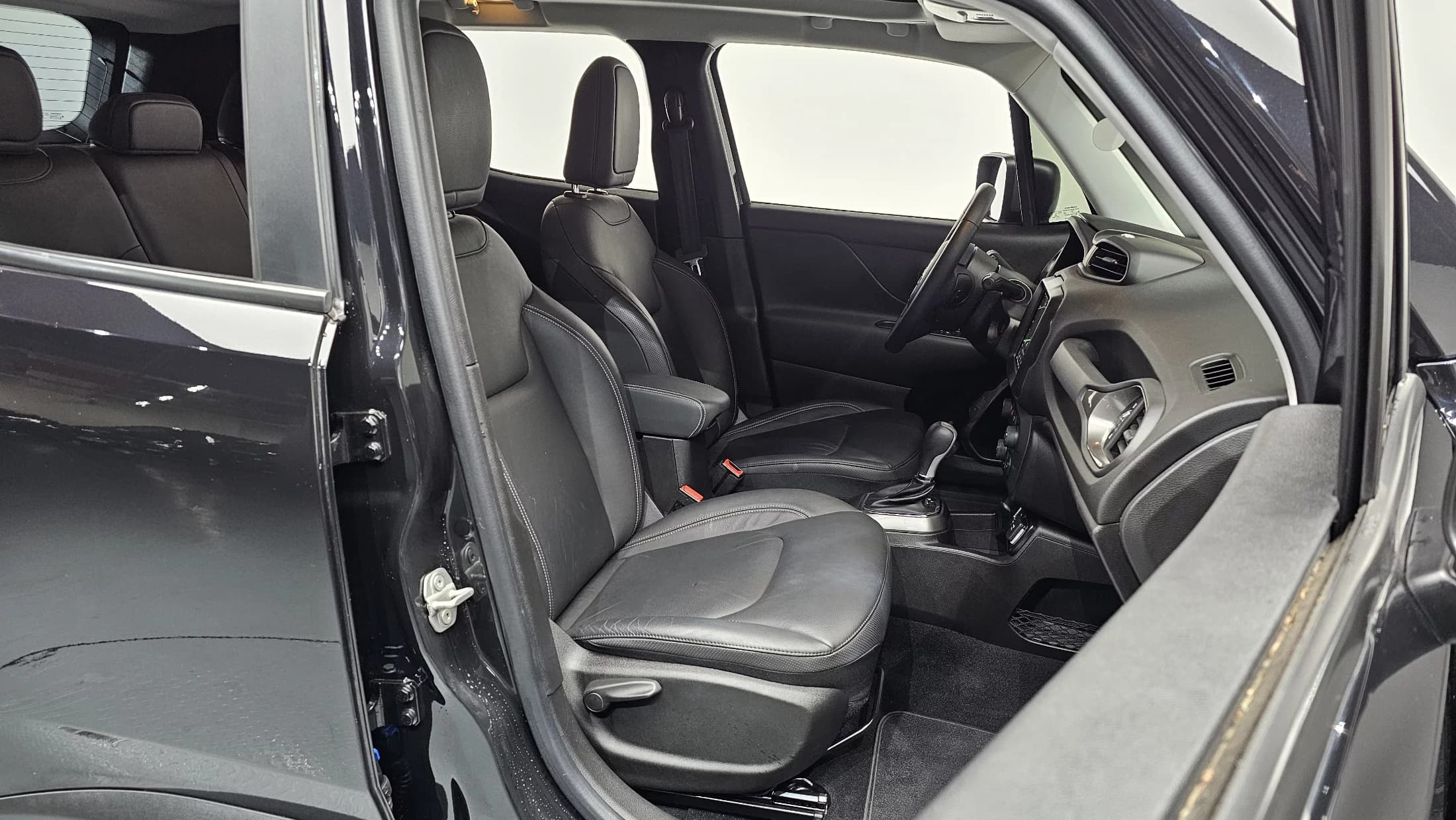 Jeep RENEGADE 2.4 Limited, 2021 г. 14901 км. — фото 9