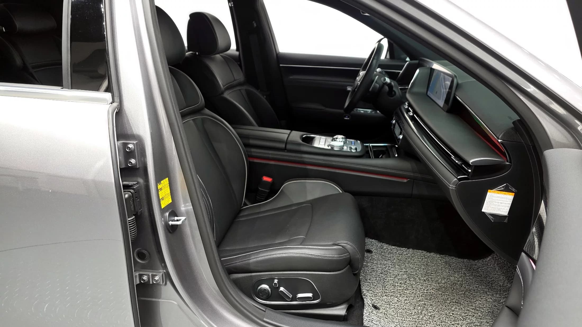 Genesis G90 Gasoline 3.5 Turbo e-S/C AWD, 2024 г. 31517 км. — фото 11