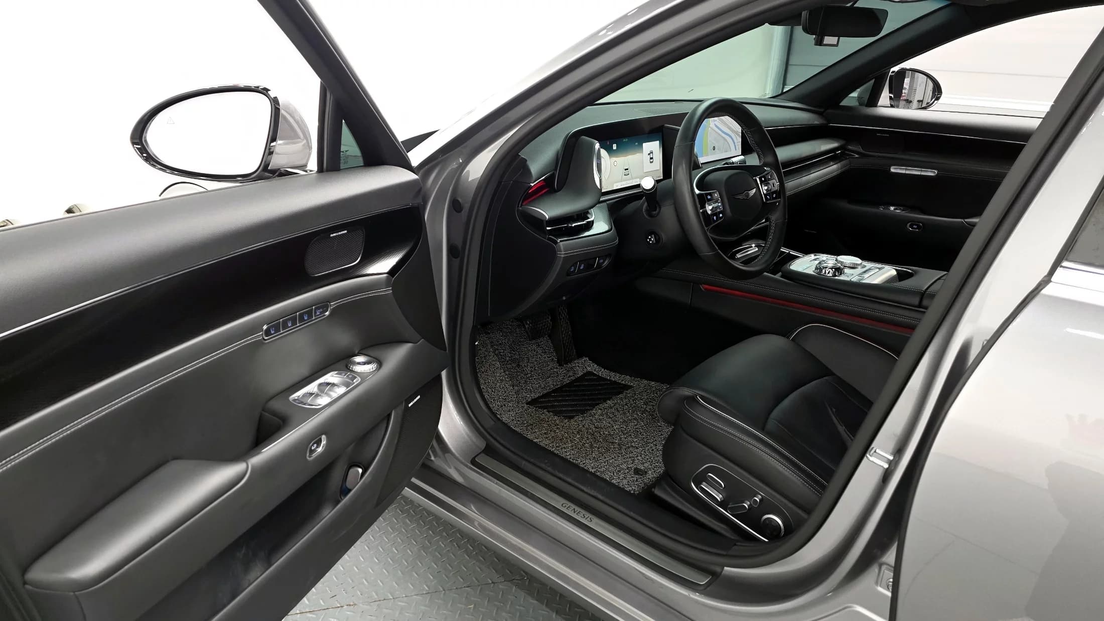 Genesis G90 Gasoline 3.5 Turbo e-S/C AWD, 2024 г. 31517 км. — фото 10