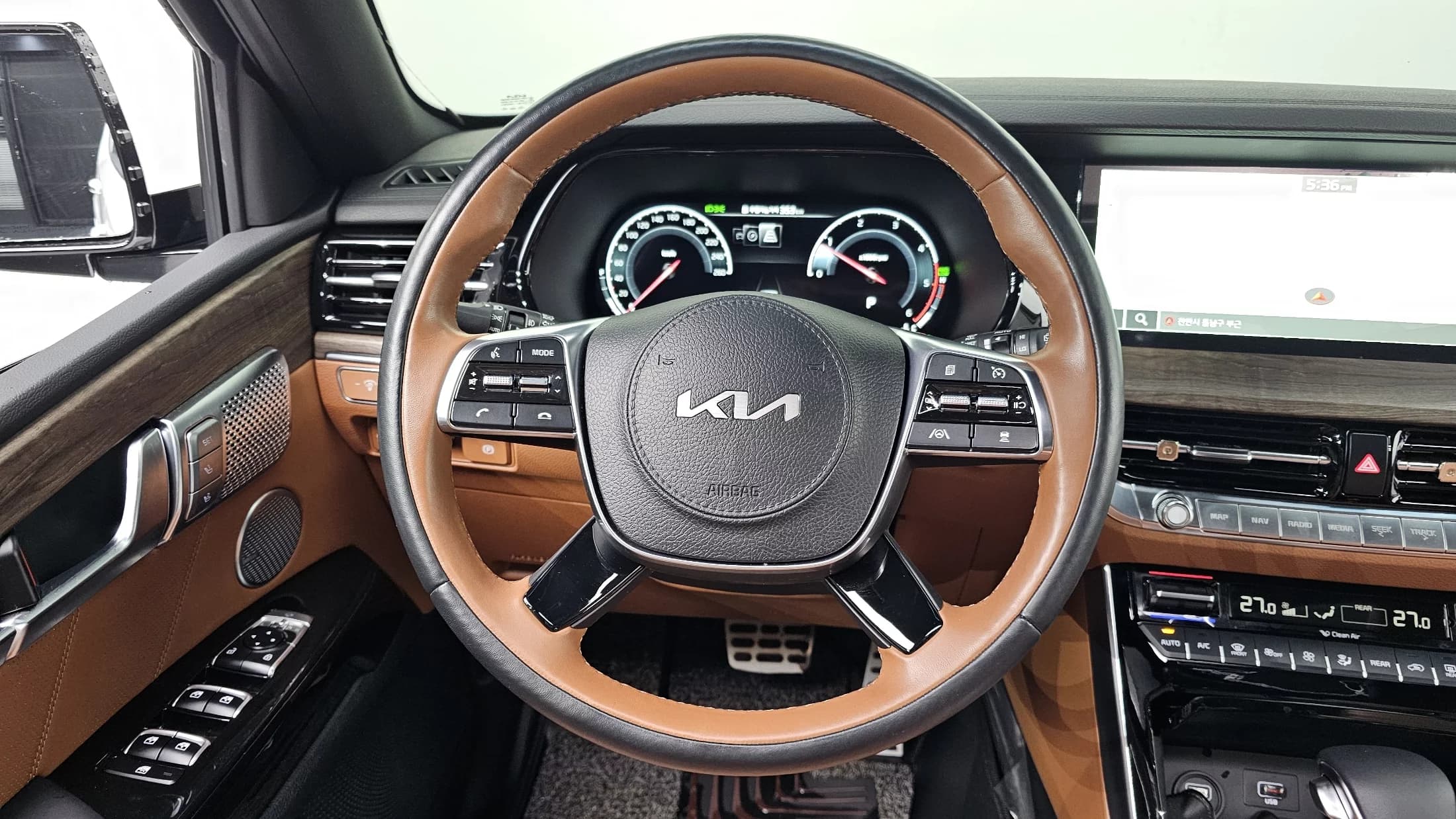 Kia Mohave Diesel 3.0 4WD 6-Seater Masters, 2023 г. 30111 км. — фото 14