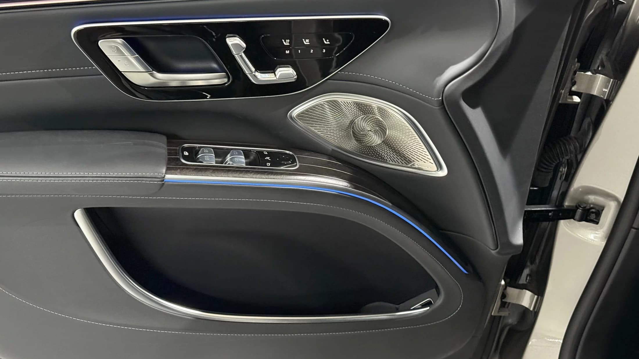 Mercedes-Benz EQS Maybach EQS680 4MATIC, электромобиль, 2024 г. 12332 км. — фото 15