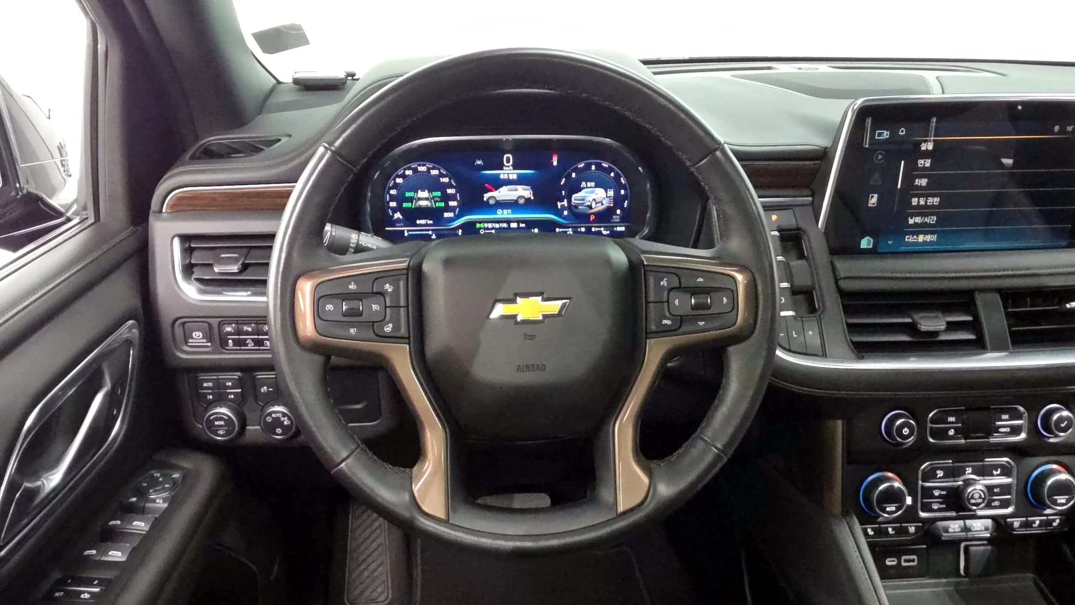 Daewoo Tahoe 6.2 Dark Knight 4WD, 2023 г. 6460 км. — фото 13