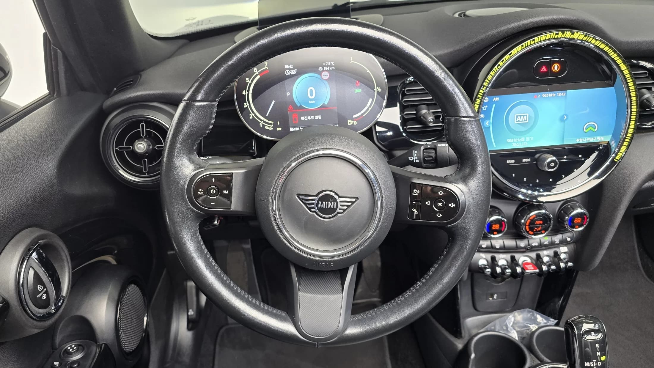 MINI Cooper Convertible Classic Third Generation, 2023 г. 55540 км. — фото 13