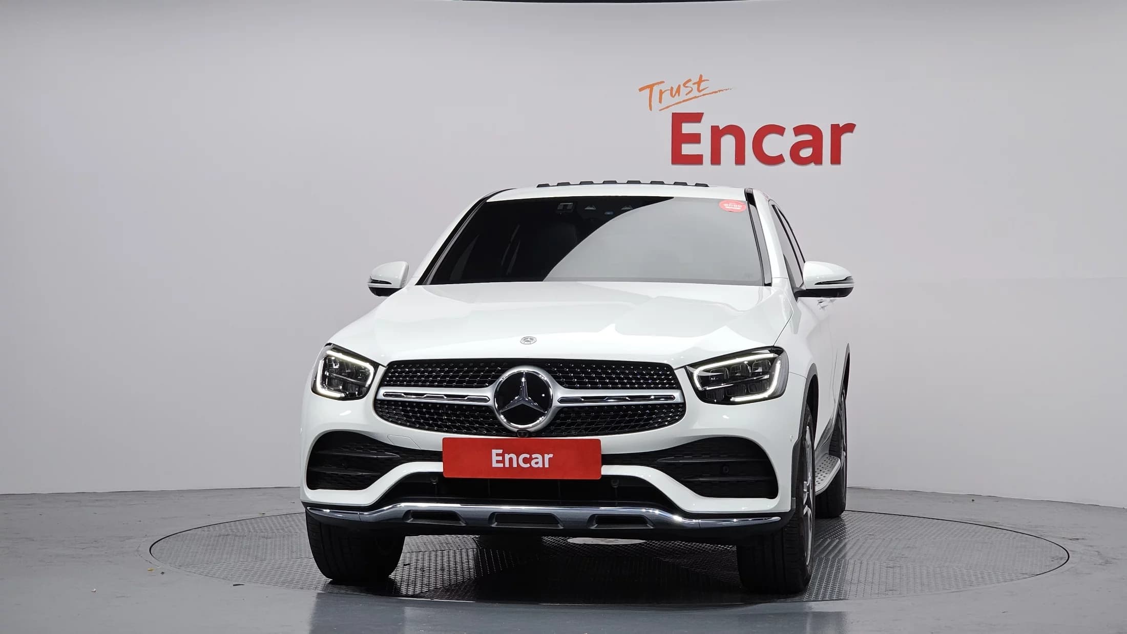 Mercedes-Benz GLC-Class GLC300e 4MATIC Coupe, гибрид, 2023 г. 18863 км. — фото 3