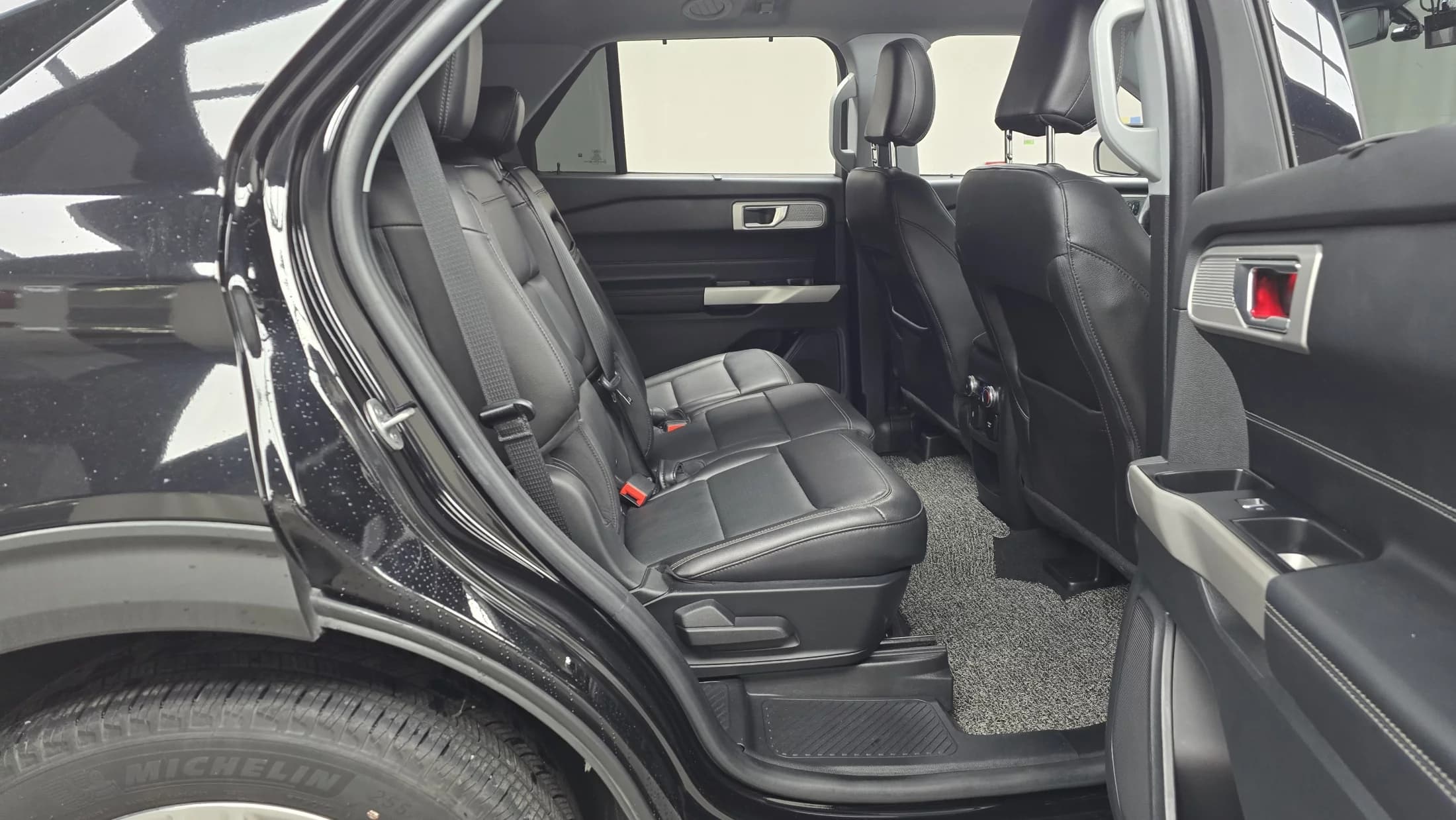 Ford EXPLORER 2.3 LimIted 4WD, 2021 г. 30562 км. — фото 12