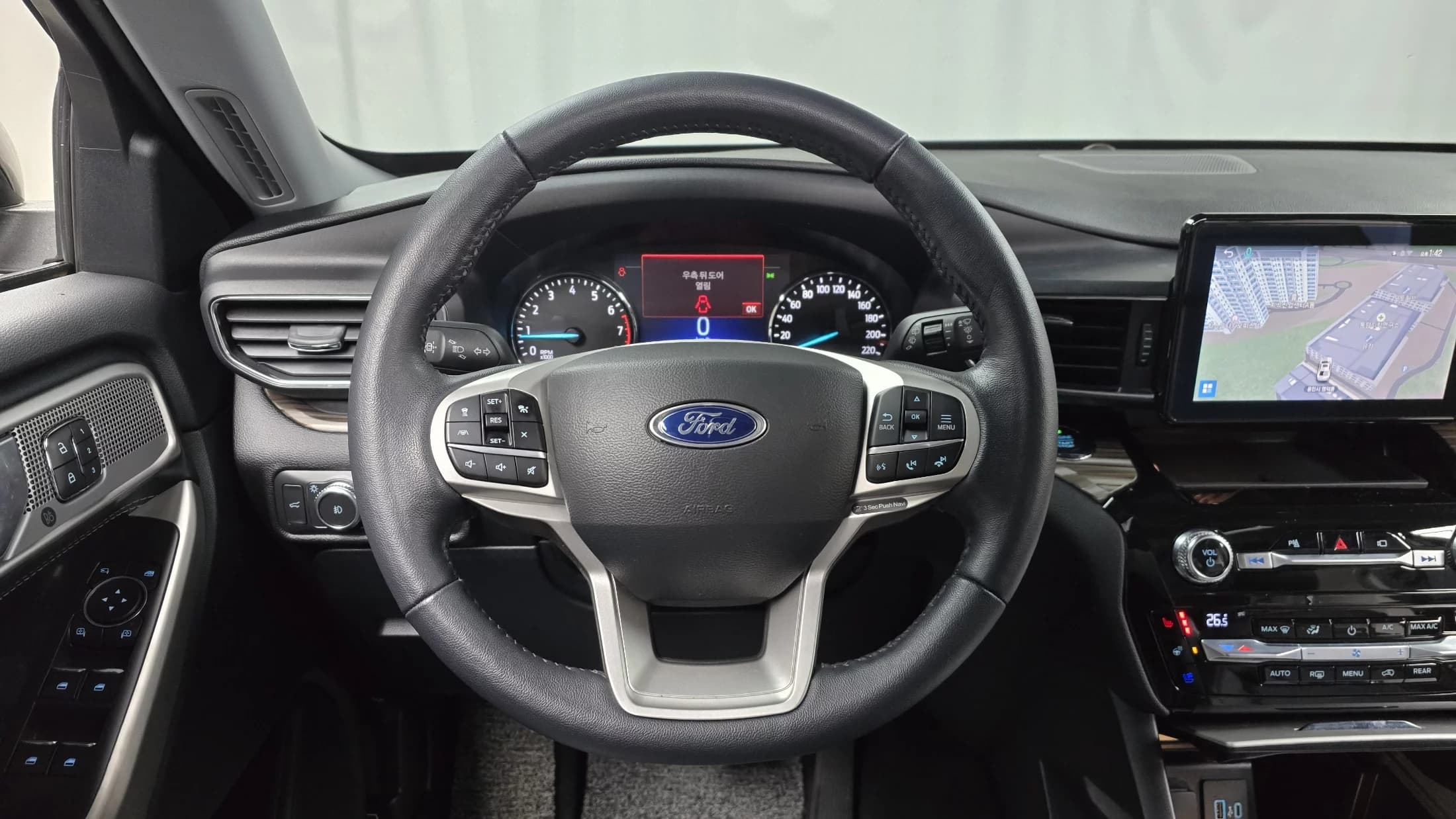 Ford EXPLORER 2.3 LimIted 4WD, 2021 г. 30562 км. — фото 13