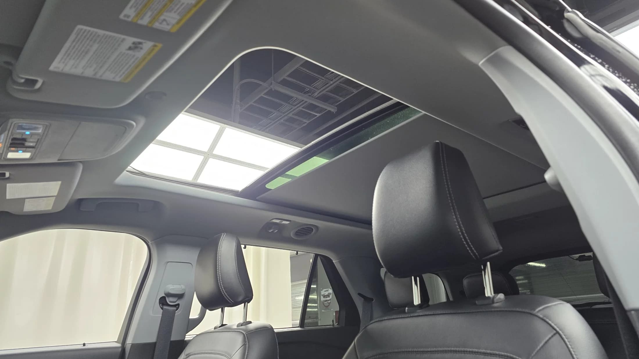 Ford EXPLORER 2.3 LimIted 4WD, 2021 г. 30562 км. — фото 19