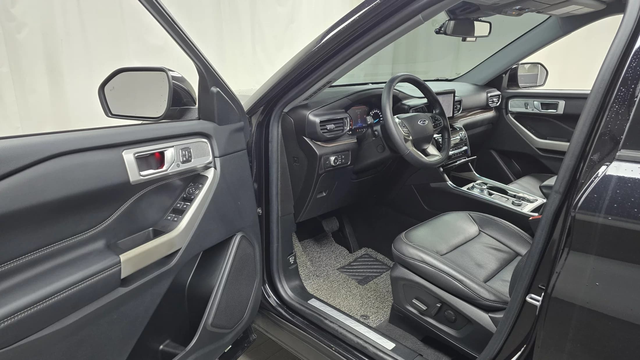 Ford EXPLORER 2.3 LimIted 4WD, 2021 г. 30562 км. — фото 10