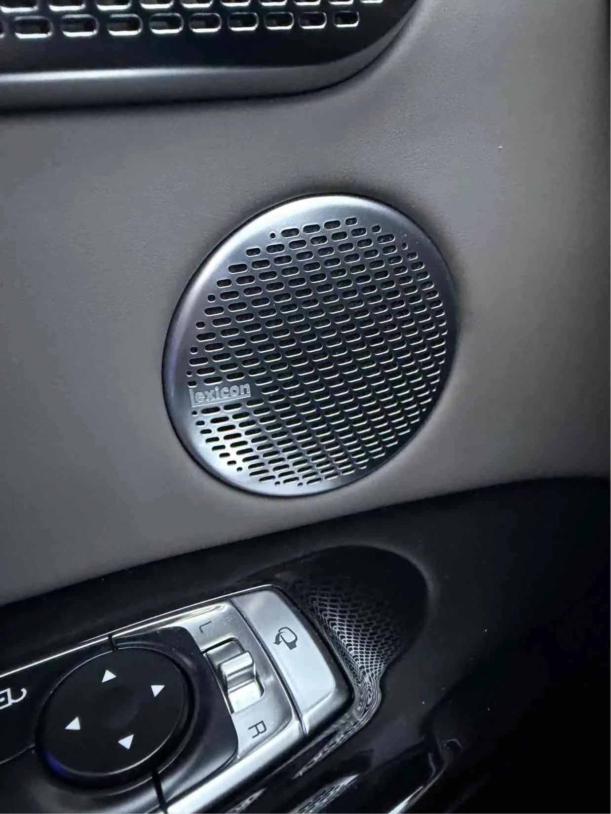 Kia Mohave Diesel 3.0 4WD 7-Seater Masters, 2022 г. 47142 км. — фото 12