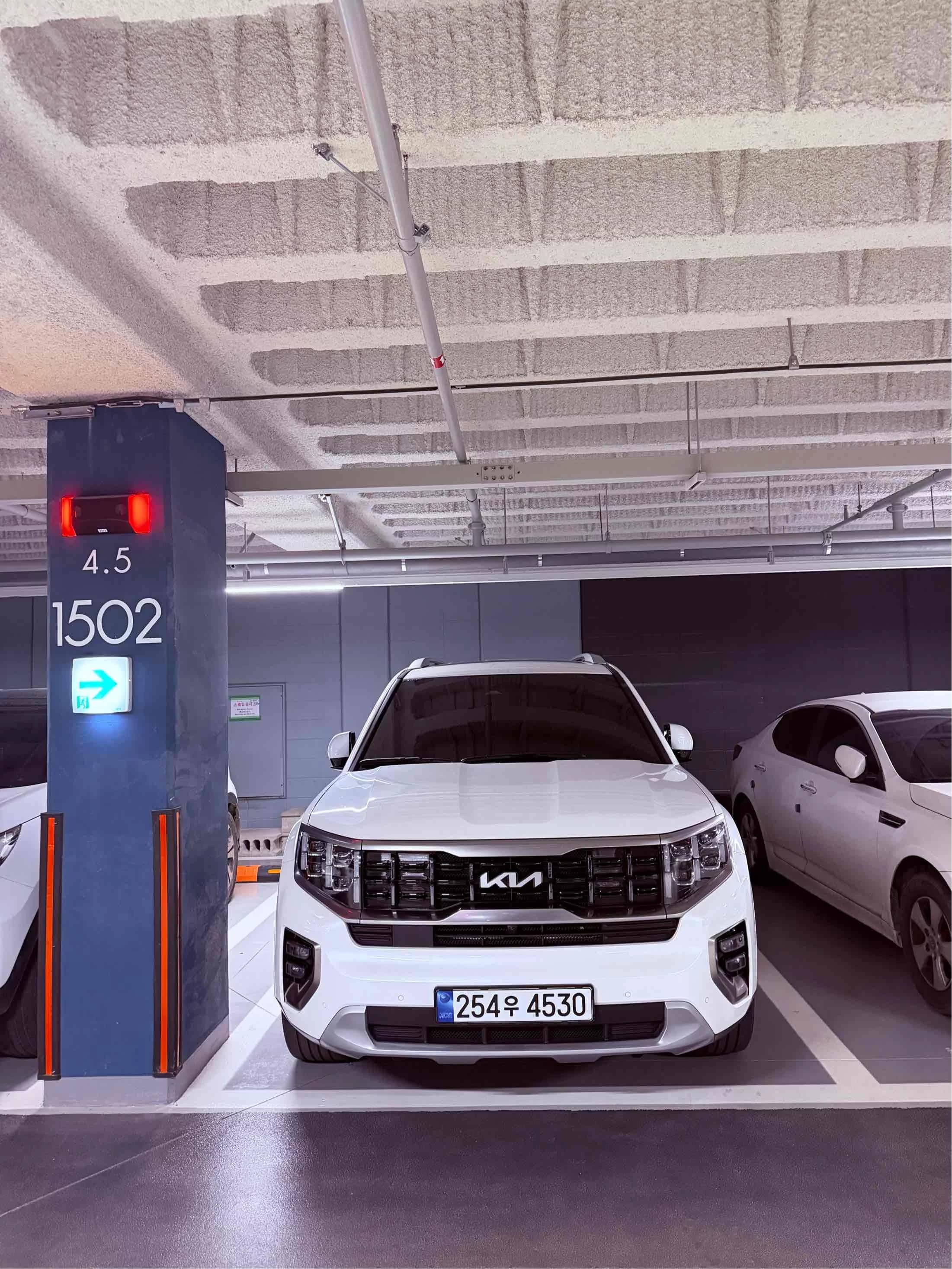 Kia Mohave Diesel 3.0 4WD 7-Seater Masters, 2022 г. 47142 км. — фото 3