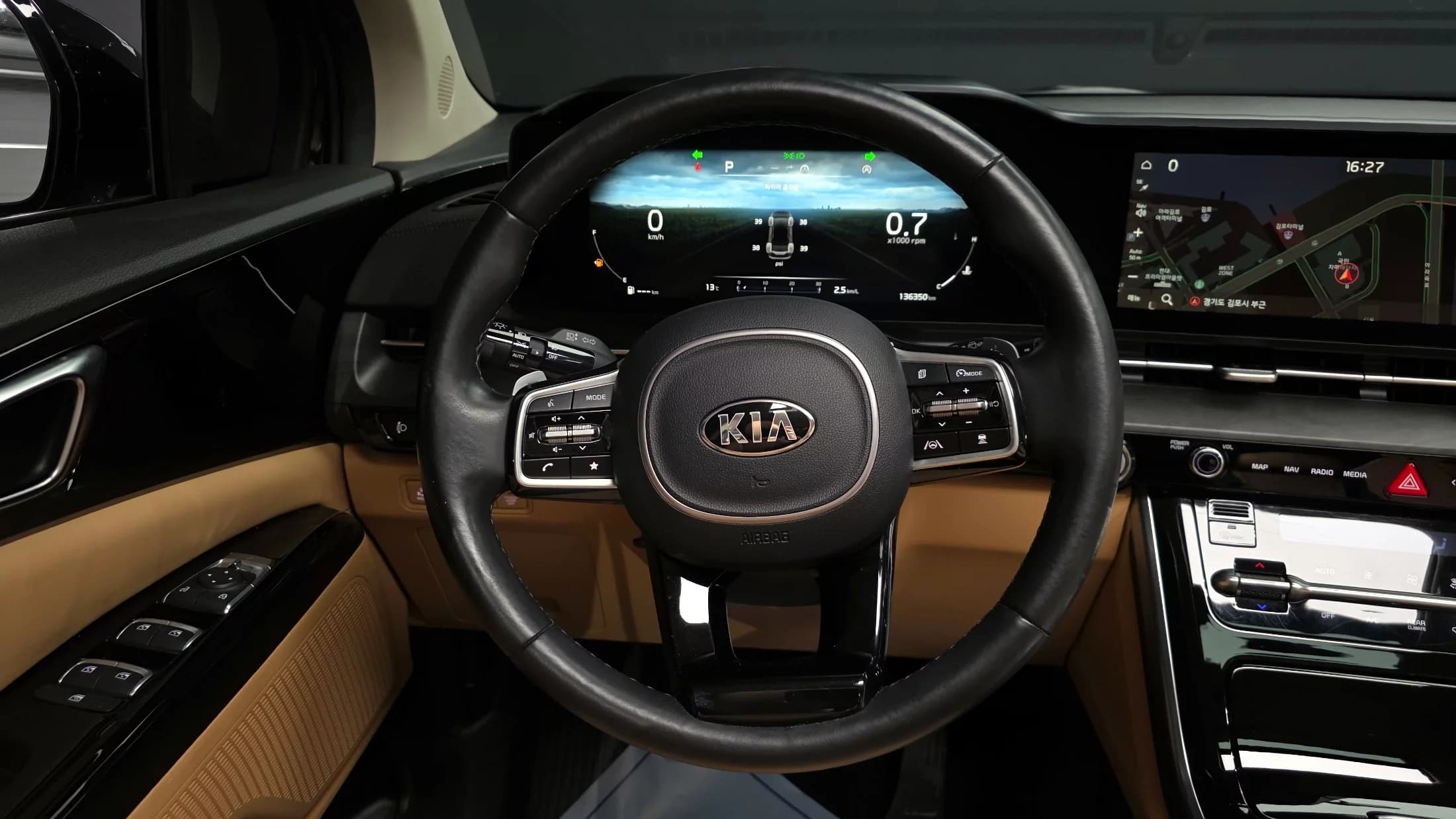 Kia Carnival 7-Seater Noblesse, 2021 г. 136385 км. — фото 13