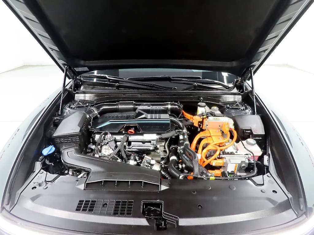 Hyundai Grandeur Calligraphy, гибрид, 2023 г. 52016 км. — фото 19