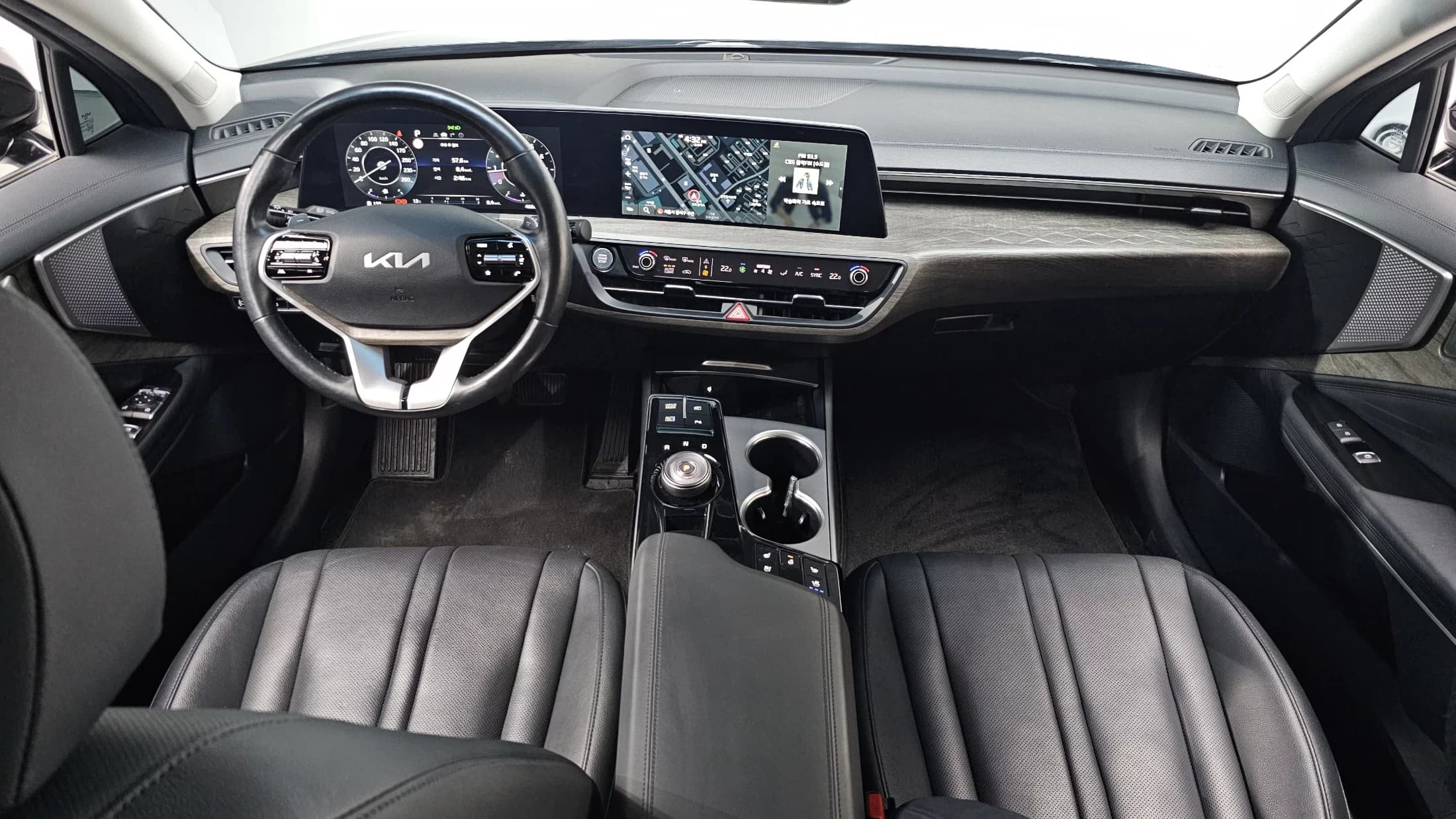 Kia K8 2.5 Gasoline 2WD Noblesse, 2022 г. 46797 км. — фото 6