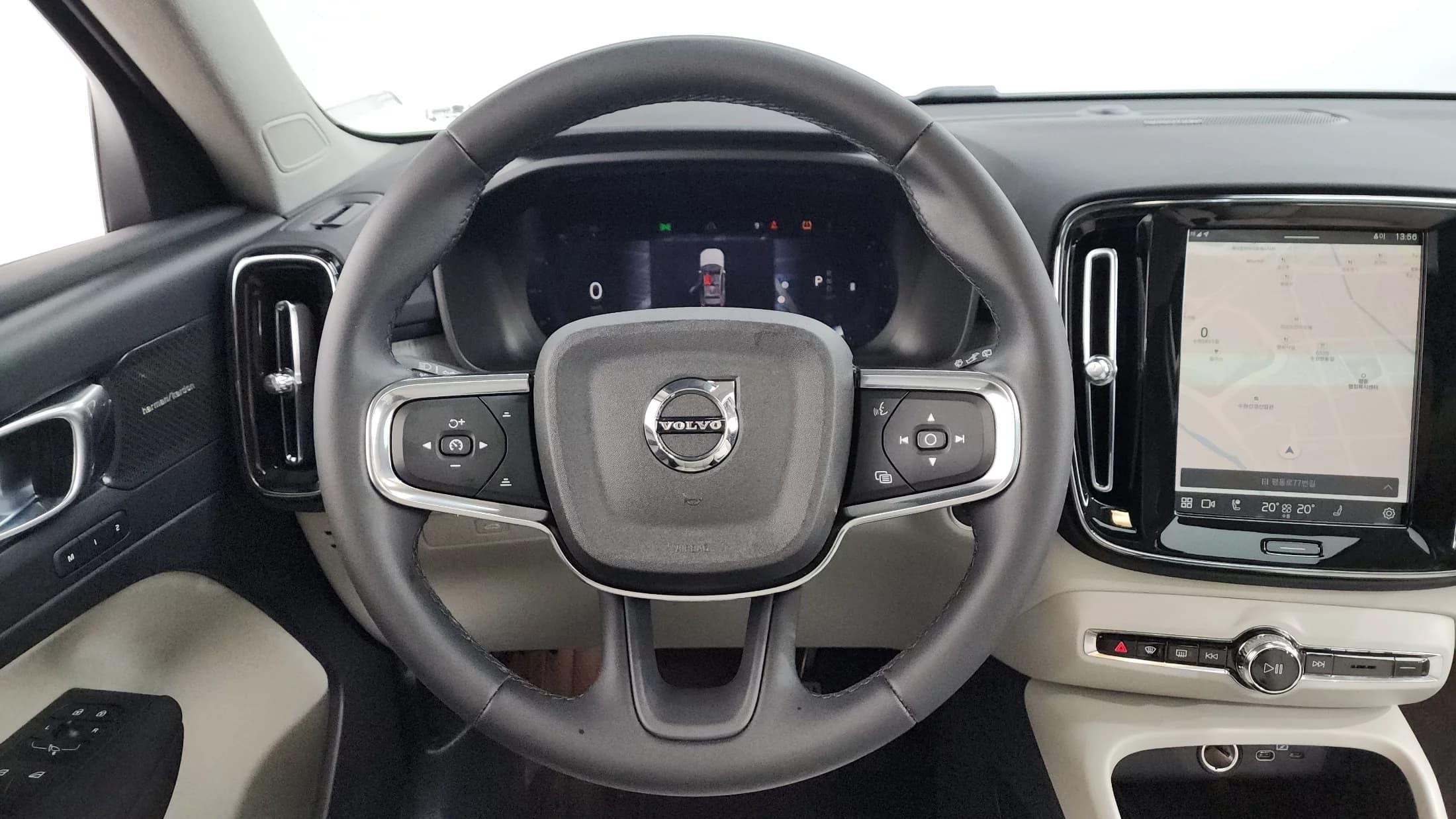 Volvo XC40 B4 Ultimate Bright, 2023 г. 13004 км. — фото 13