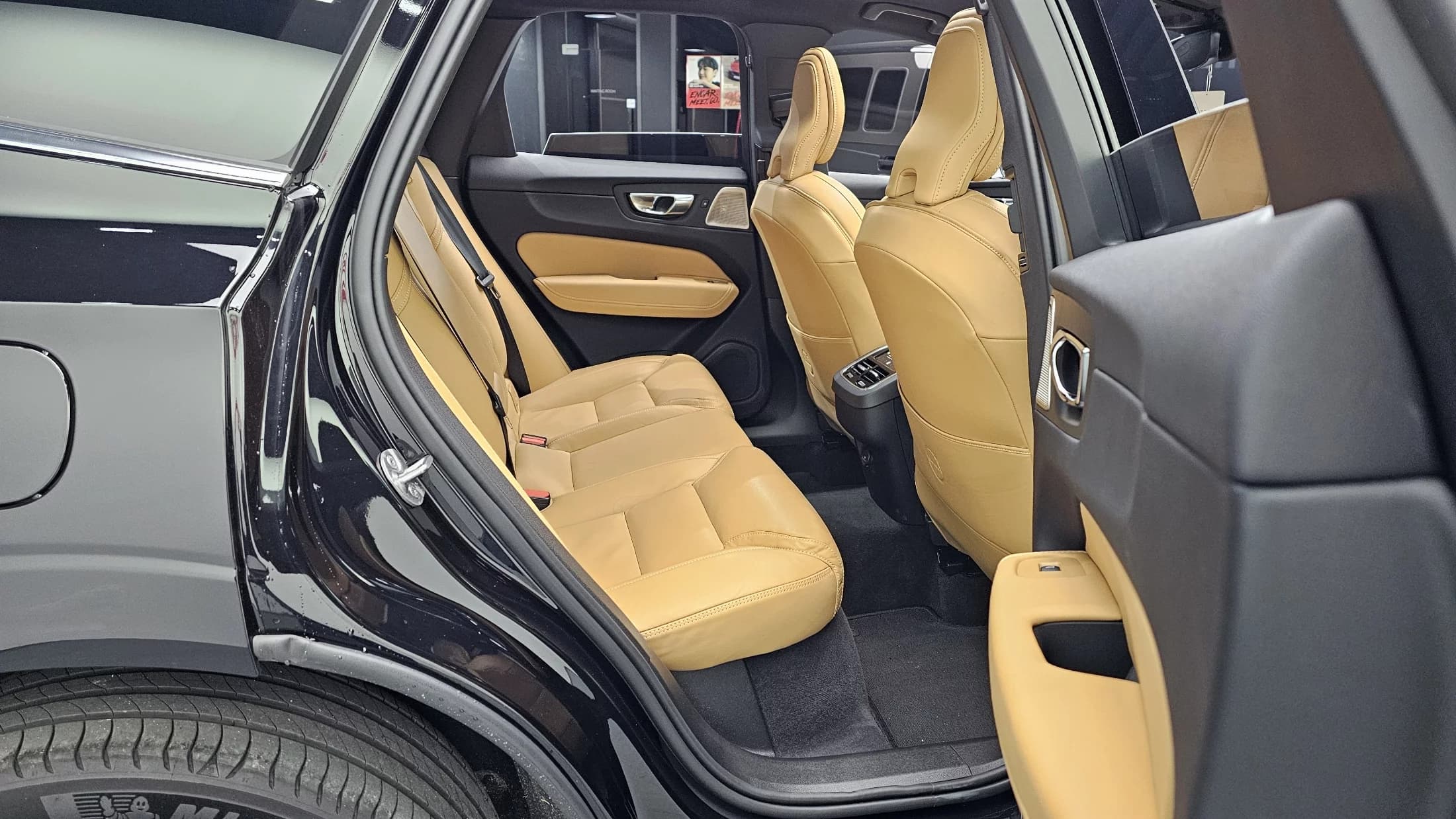 Volvo XC60 B5 Ultra Bright, 2024 г. 8796 км. — фото 11