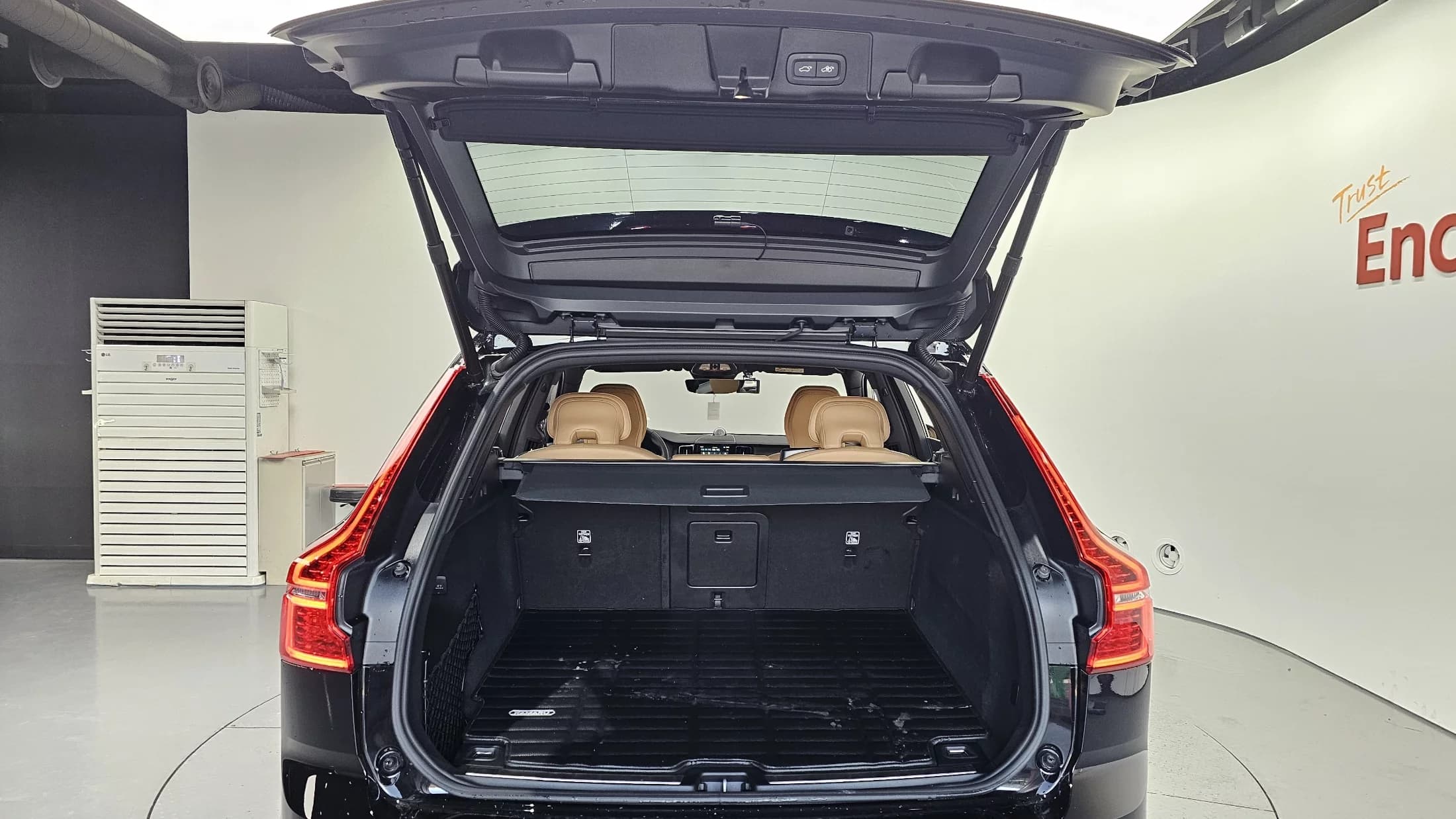 Volvo XC60 B5 Ultra Bright, 2024 г. 8796 км. — фото 19
