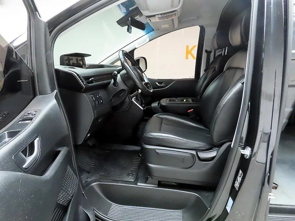Hyundai Staria L3.5 Cargo 3-Seater Modern, 2021 г. 82971 км. — фото 13
