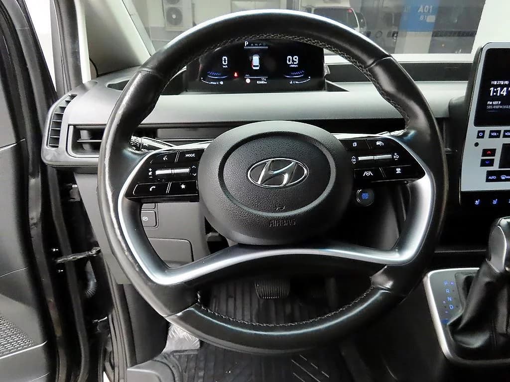 Hyundai Staria L3.5 Cargo 3-Seater Modern, 2021 г. 82971 км. — фото 8