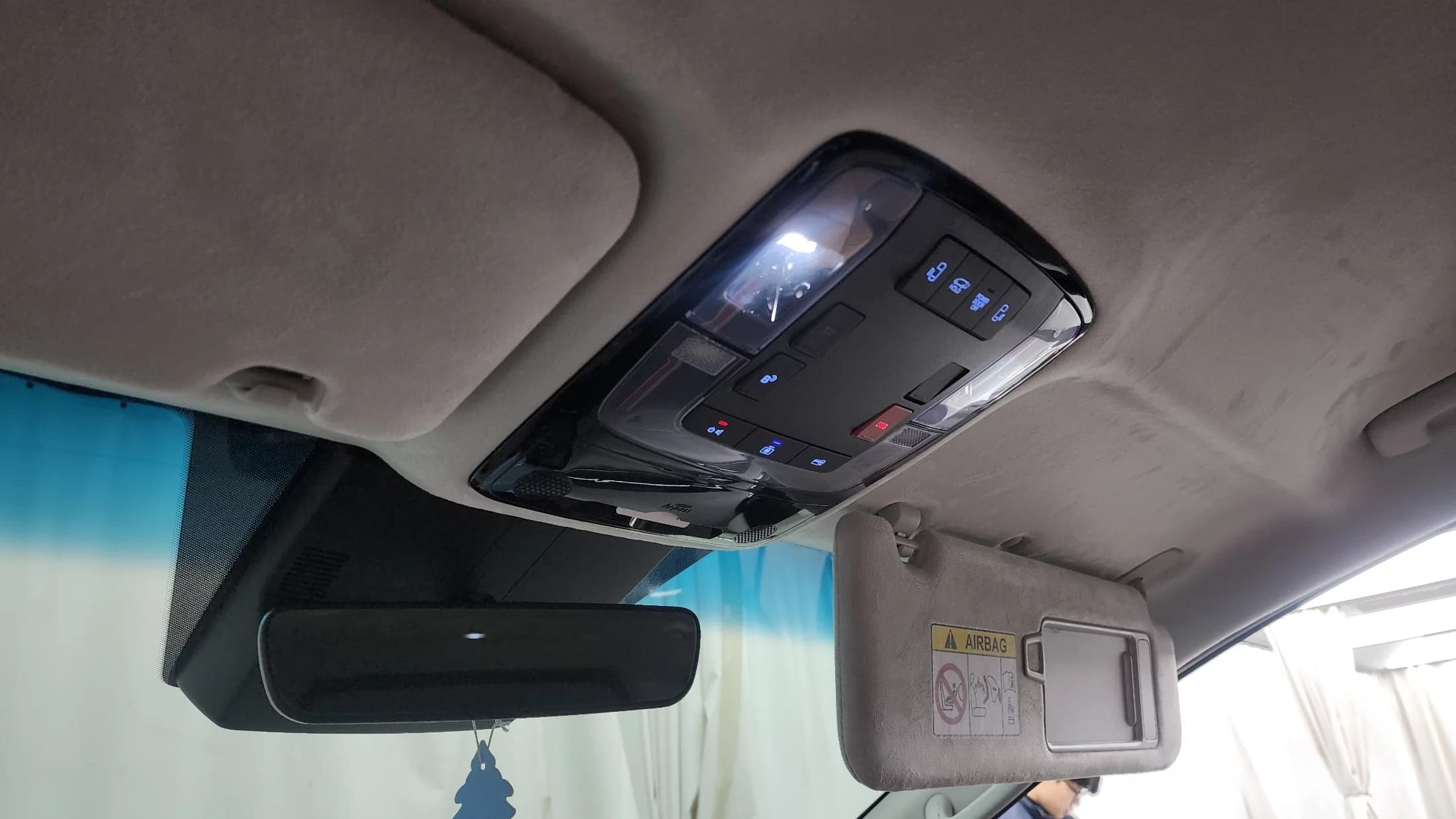 Hyundai Staria Lounge 9-Seater Inspiration, 2025 г. 11444 км. — фото 17