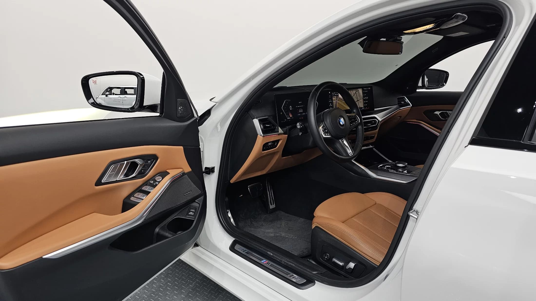 BMW 3-Series 320i M Sport, 2023 г. 27355 км. — фото 10