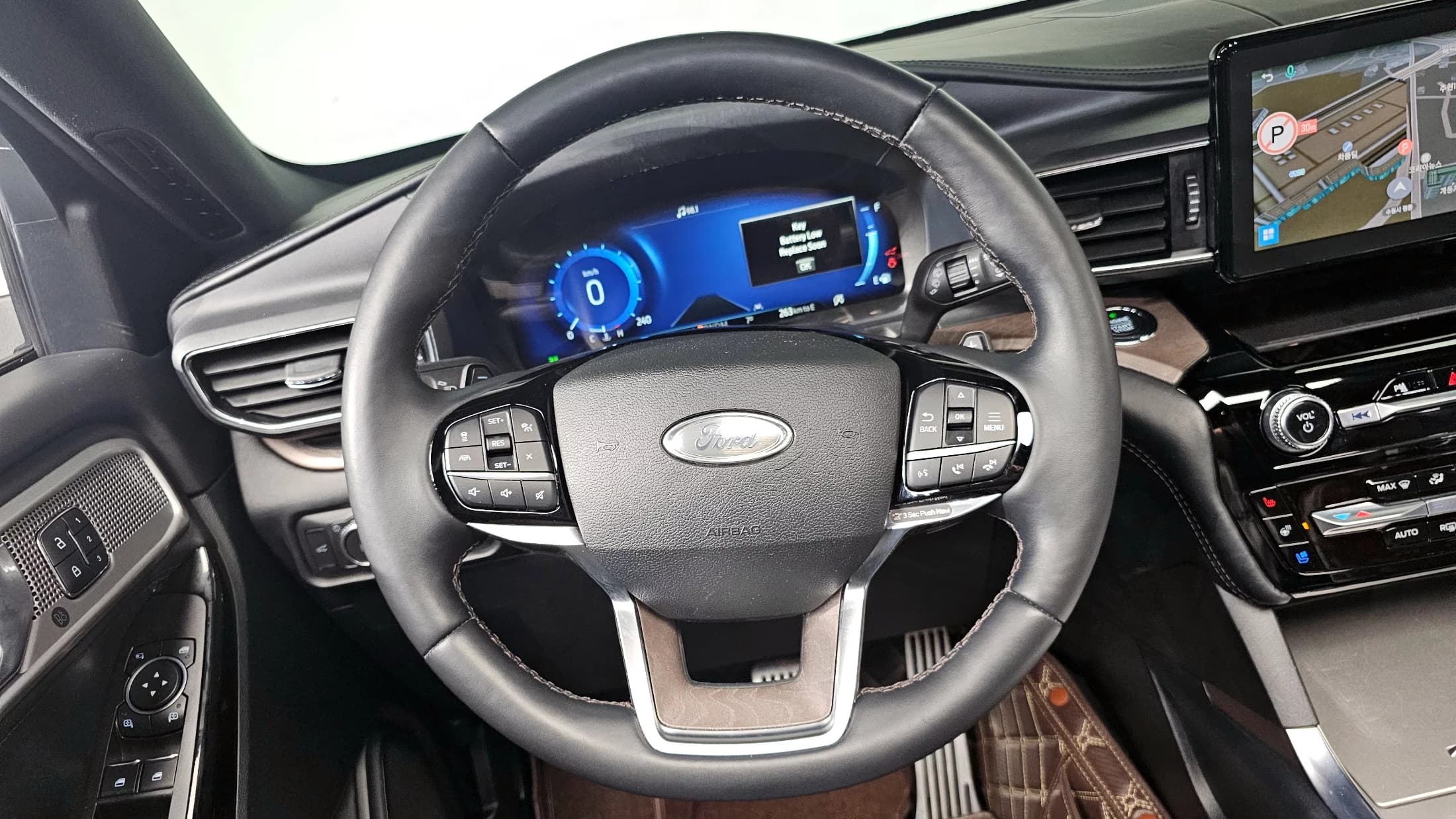 Ford EXPLORER 3.0 Platinum 4WD, 2021 г. 44423 км. — фото 13