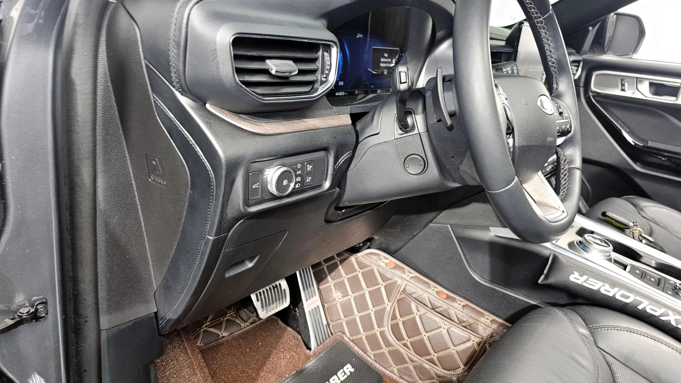 Ford EXPLORER 3.0 Platinum 4WD, 2021 г. 44423 км. — фото 14