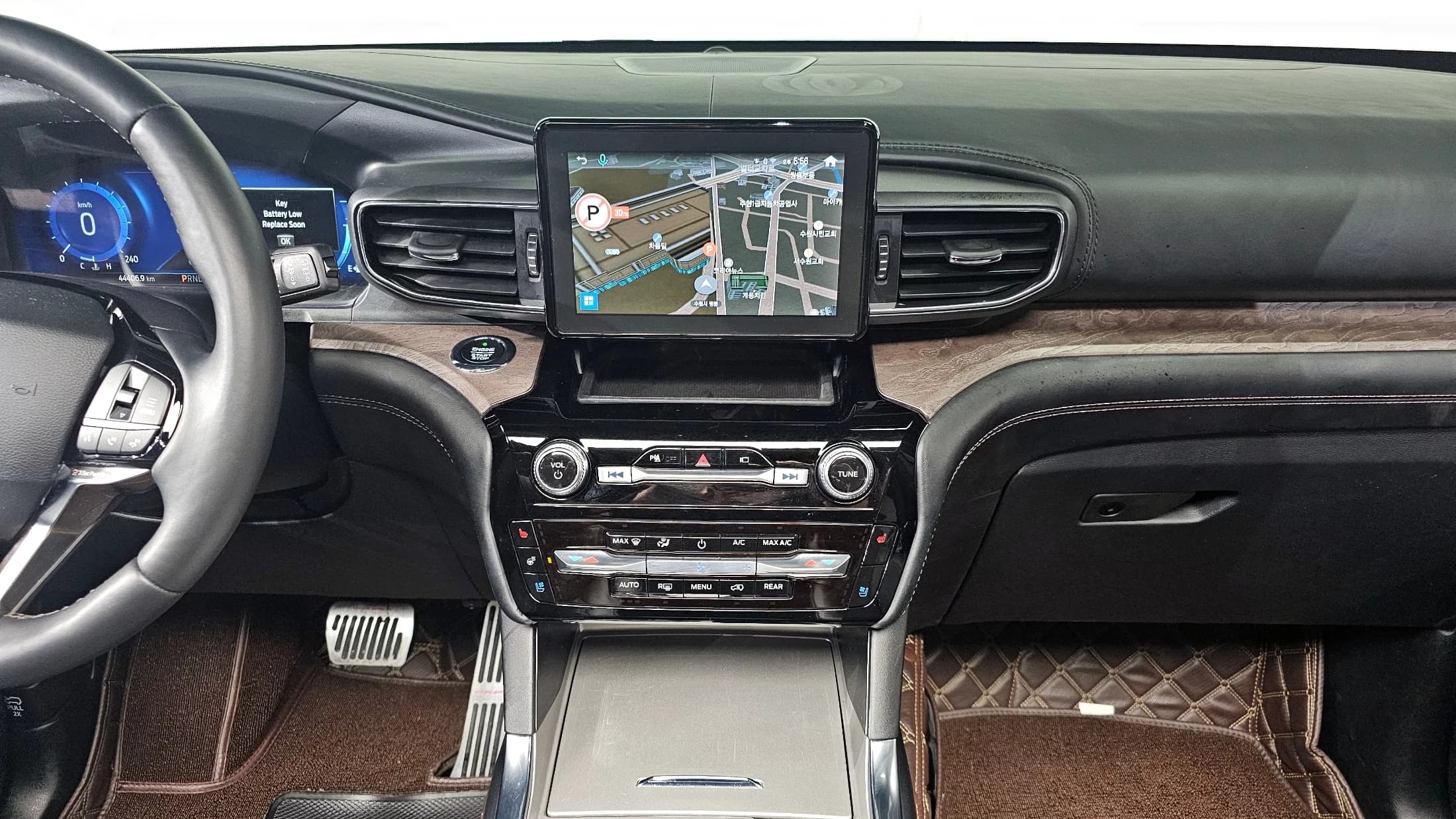 Ford EXPLORER 3.0 Platinum 4WD, 2021 г. 44423 км. — фото 15