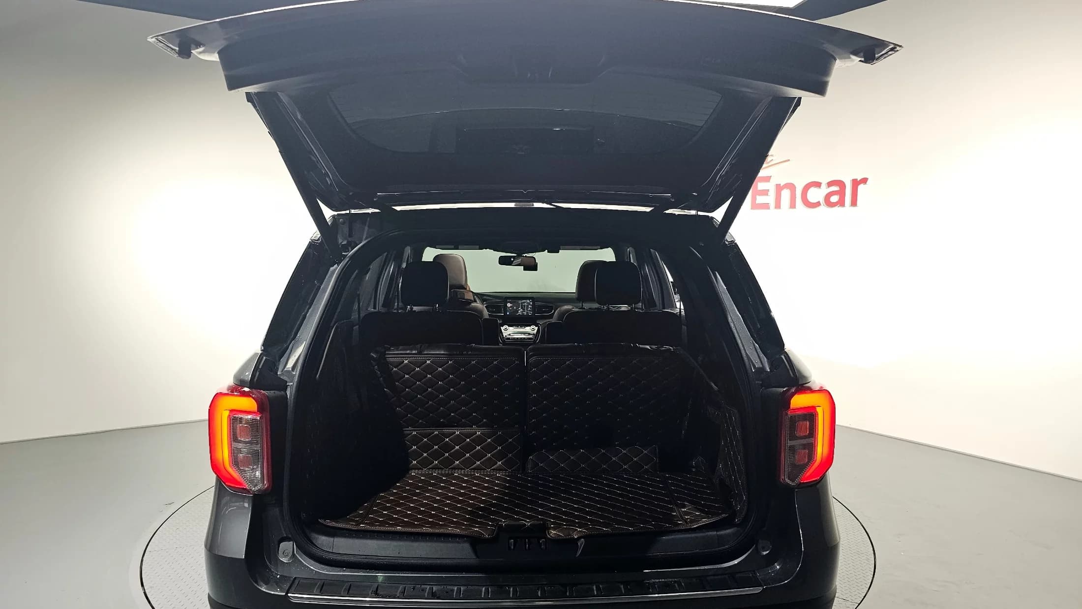 Ford EXPLORER 3.0 Platinum 4WD, 2021 г. 44423 км. — фото 20