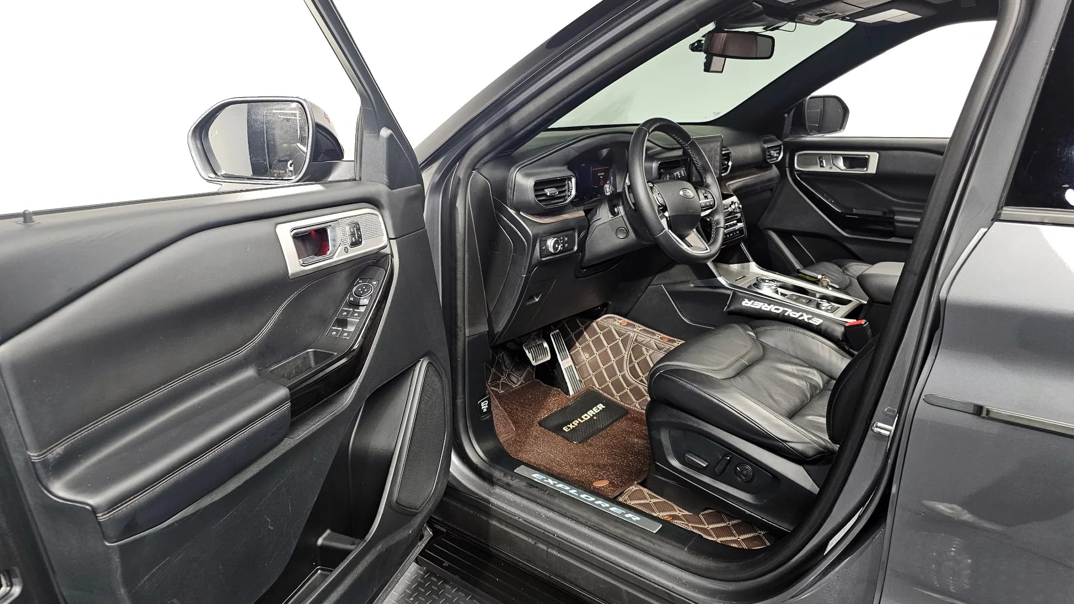 Ford EXPLORER 3.0 Platinum 4WD, 2021 г. 44423 км. — фото 10