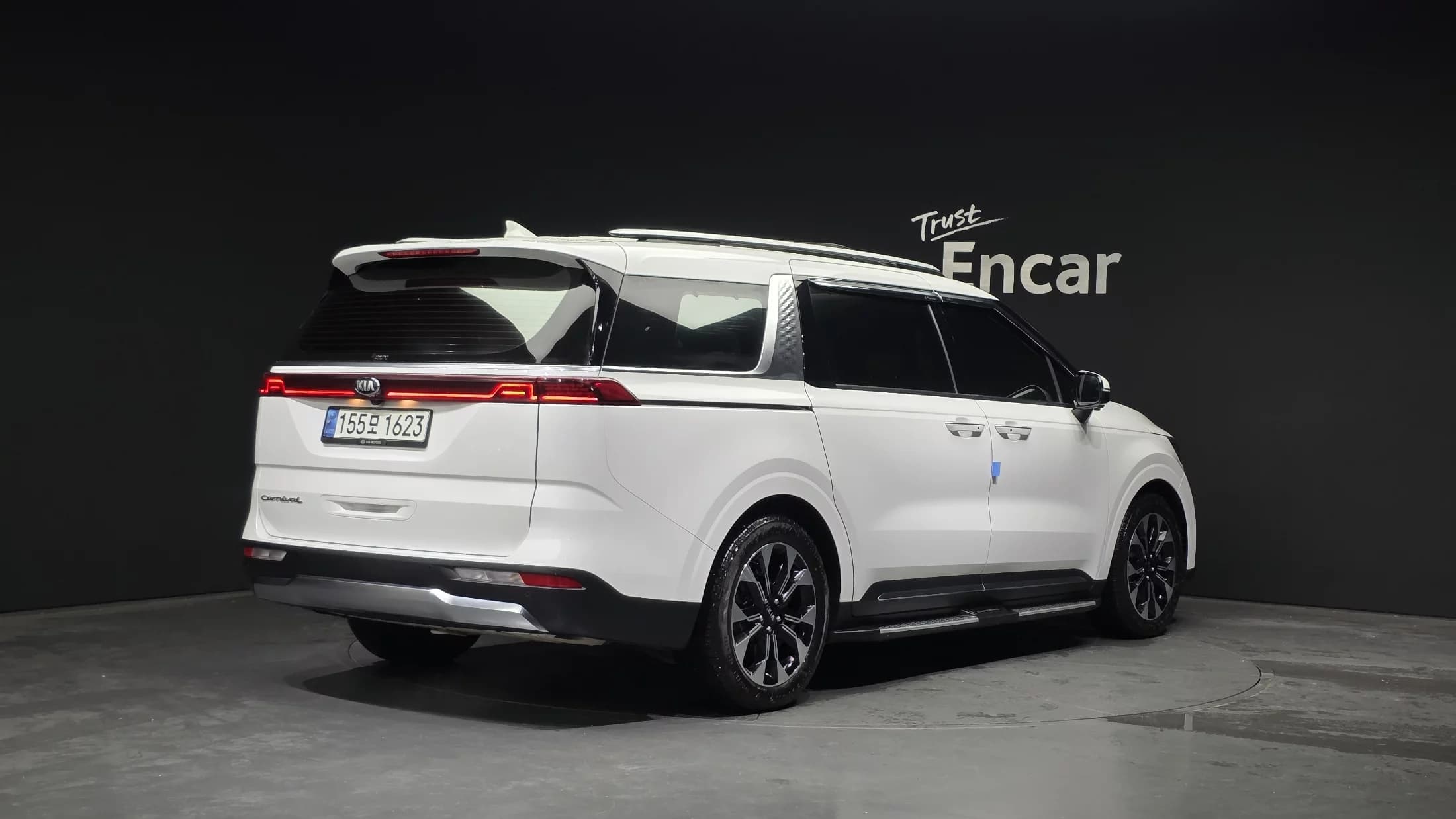 Kia Carnival 9-Seater Signature, 2021 г. 126634 км. — фото 2