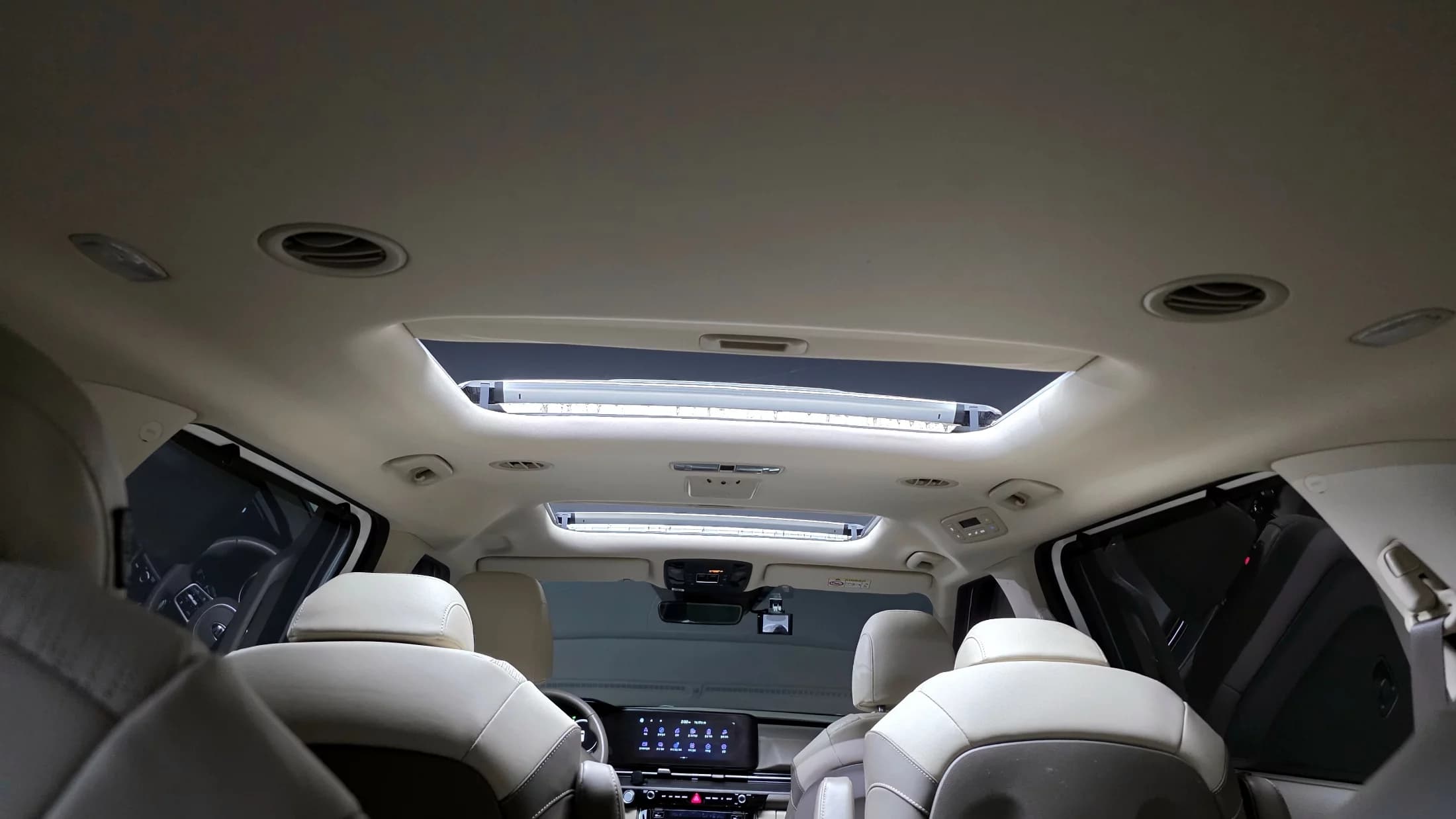 Kia Carnival 9-Seater Signature, 2021 г. 126634 км. — фото 19
