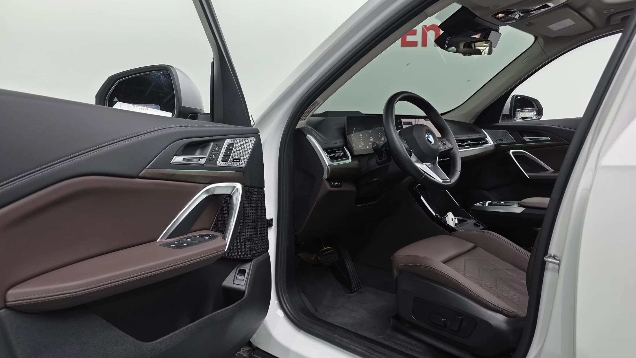 BMW X1 xDrive 20i xLine, 2024 г. 15966 км. — фото 13