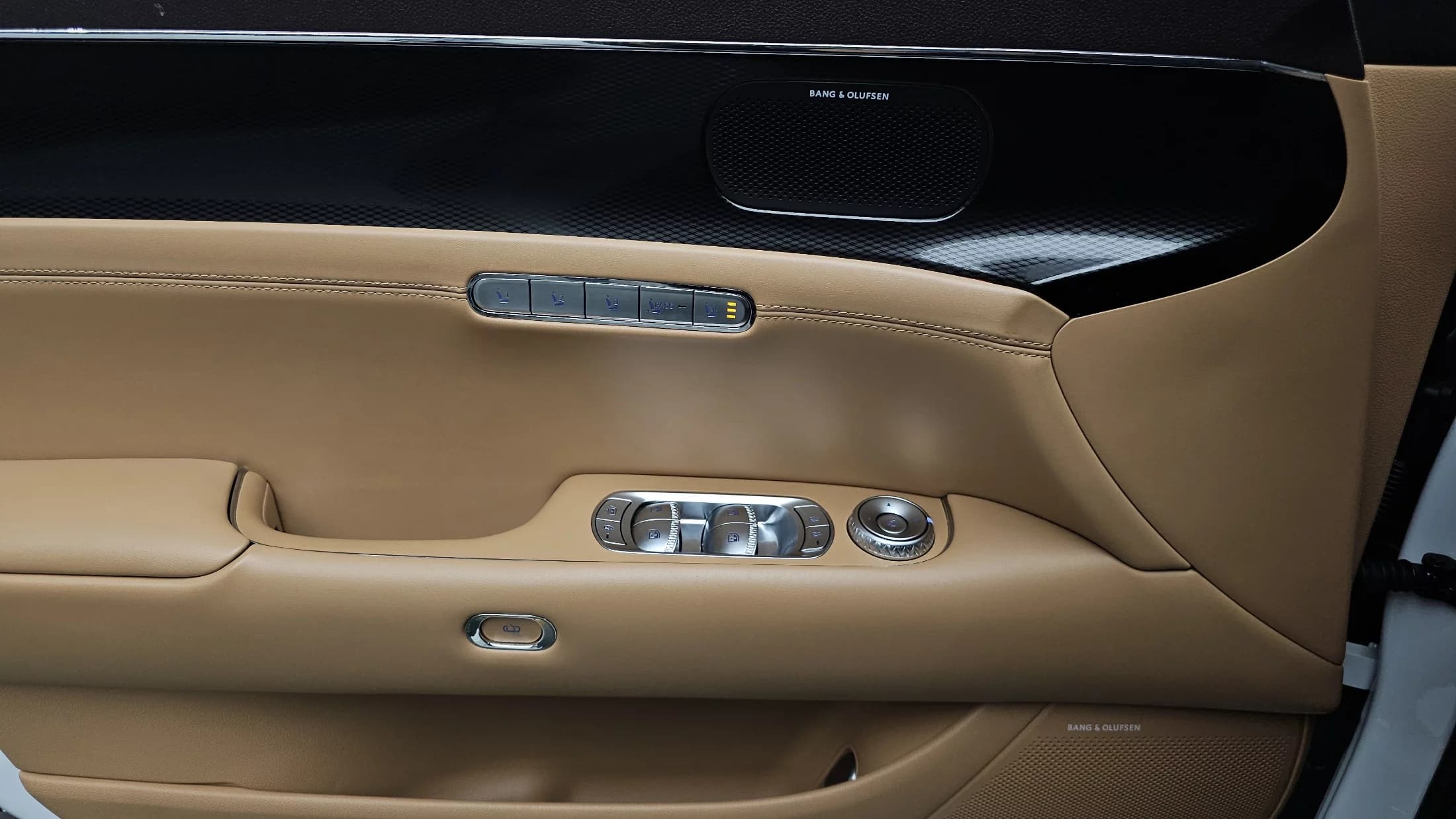 Genesis G90 Gasoline 3.5 Turbo 2WD, 2022 г. 147722 км. — фото 17