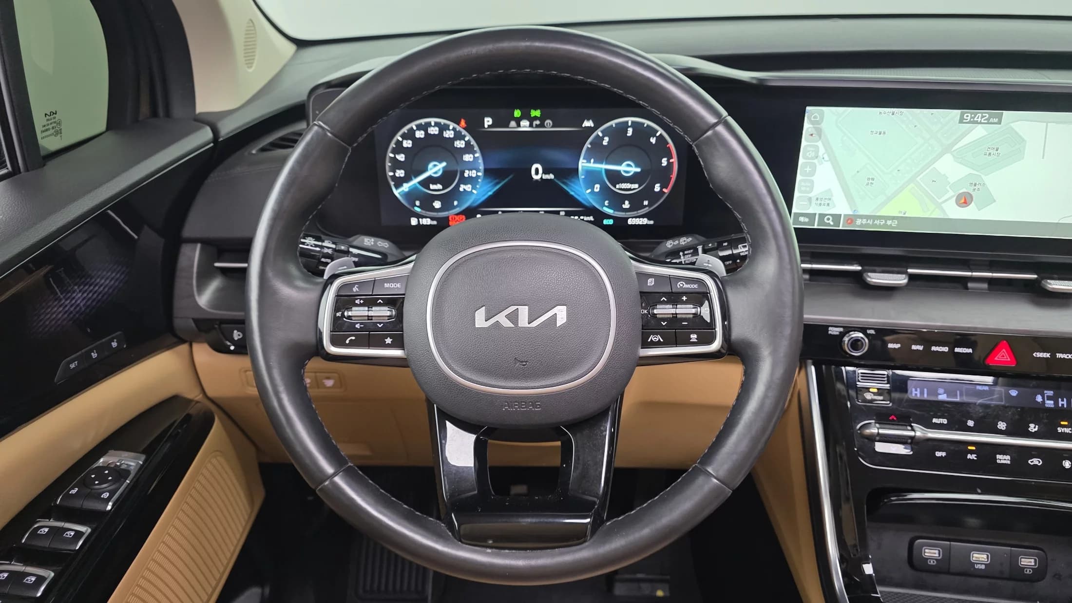 Kia Carnival 9-Seater Signature, 2021 г. 69953 км. — фото 13
