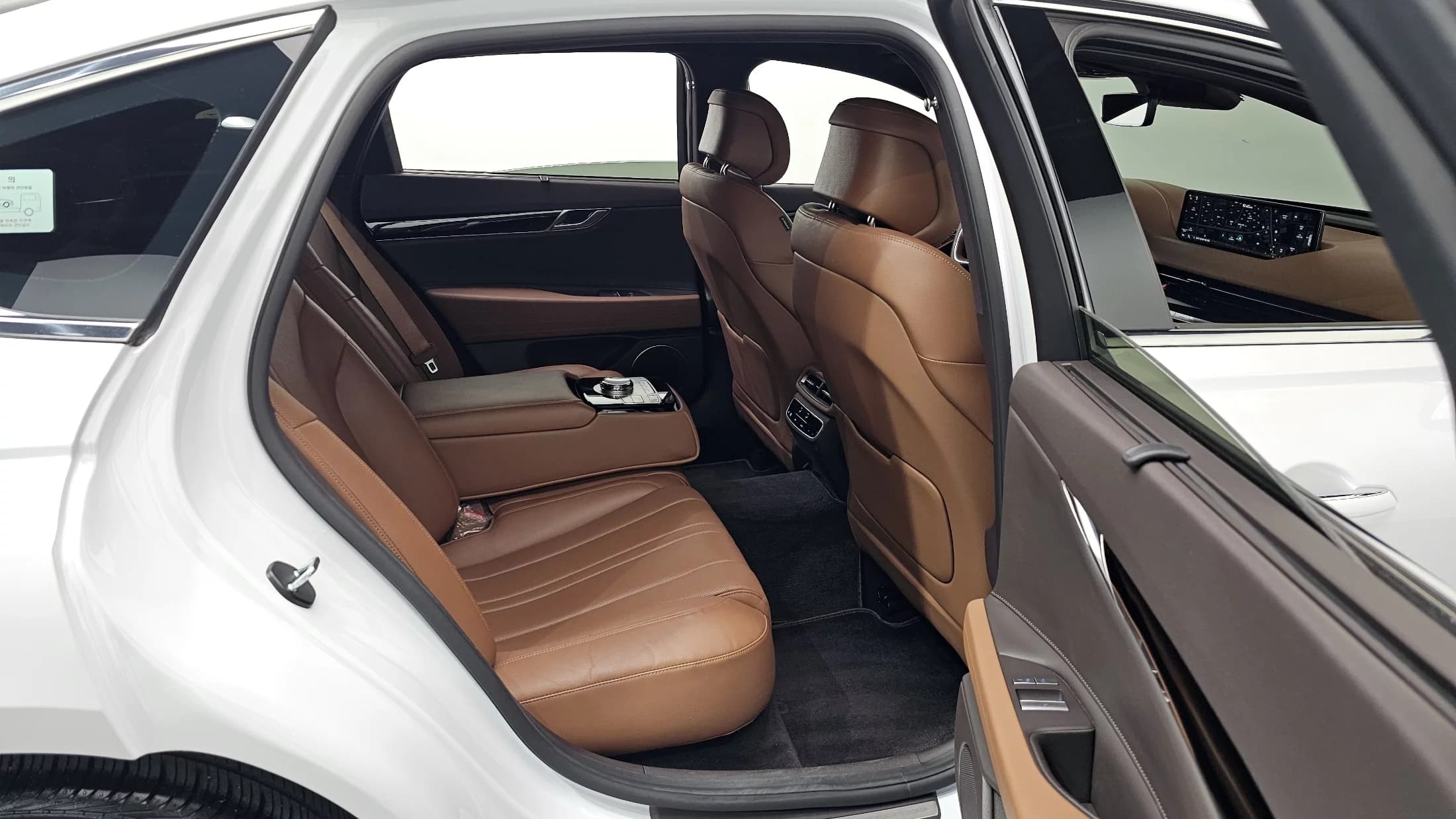 Genesis G80 Gasoline 2.5 Turbo AWD, 2023 г. 17826 км. — фото 10