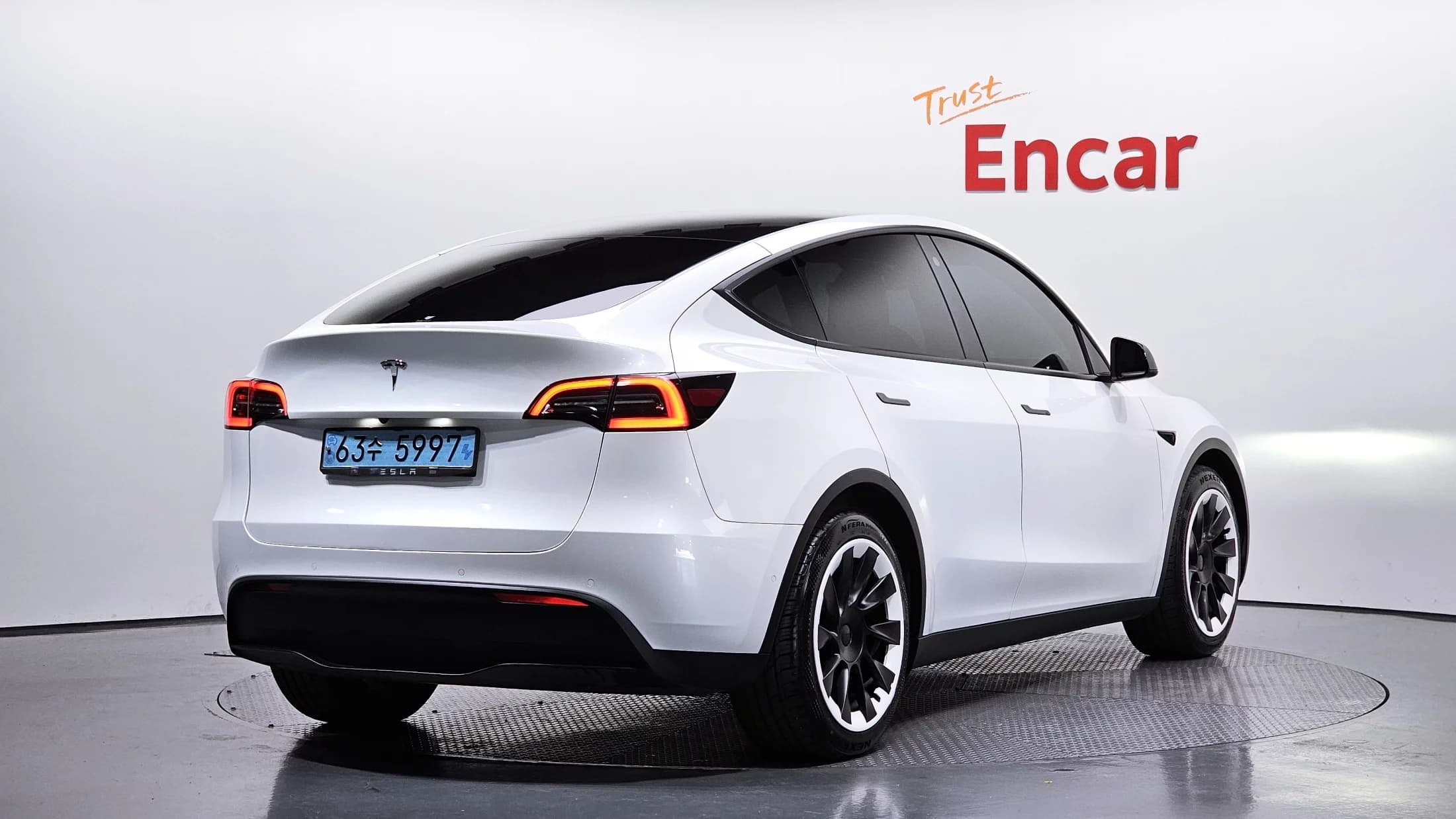 Tesla Model Y Long Range, электромобиль, 2021 г. 121689 км. — фото 2