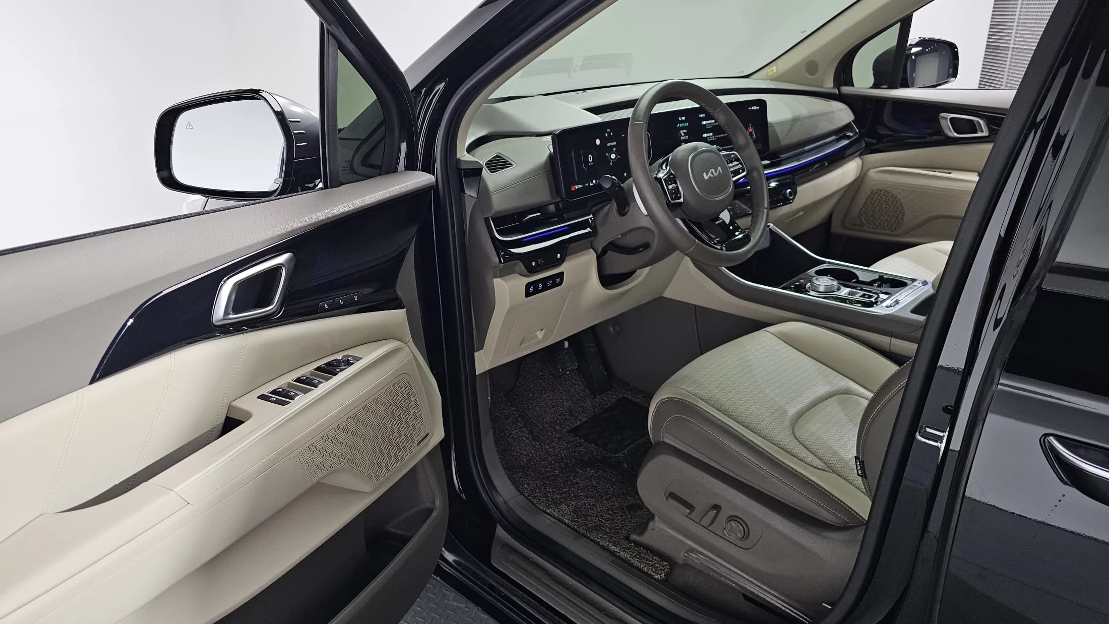 Kia Carnival 9-Seater Gravity, 2024 г. 96653 км. — фото 11