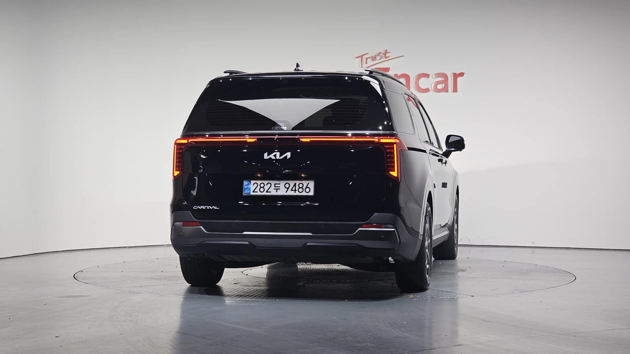 Kia Carnival 9-Seater Gravity, 2024 г. 96653 км. — фото 4